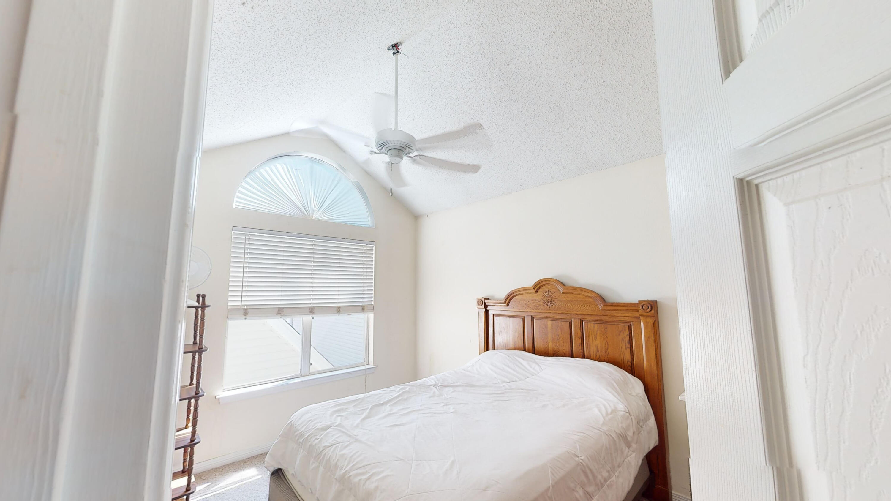 HIDDEN BAY VILLAGE - Residential