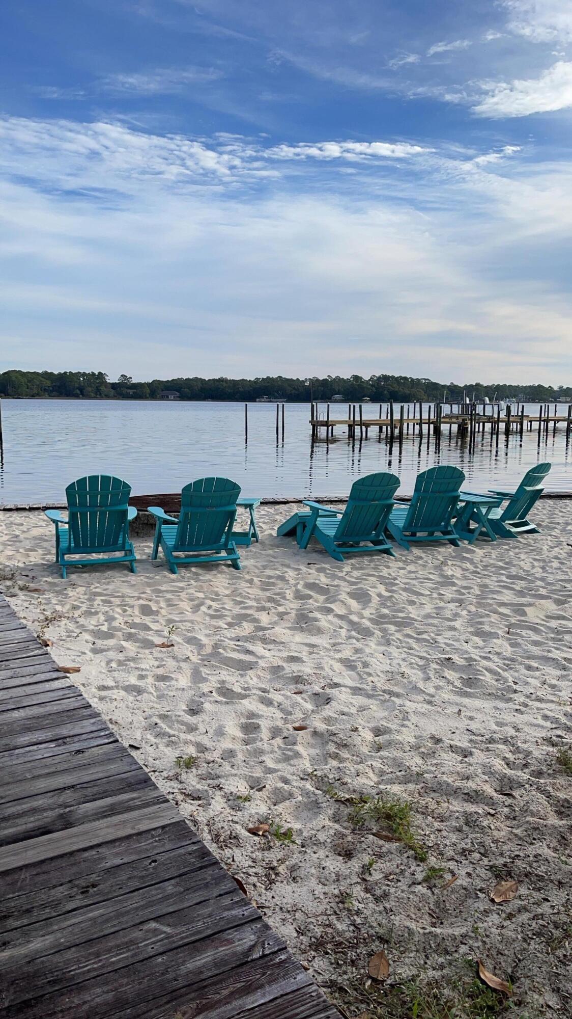 HIDDEN BAY VILLAGE - Residential