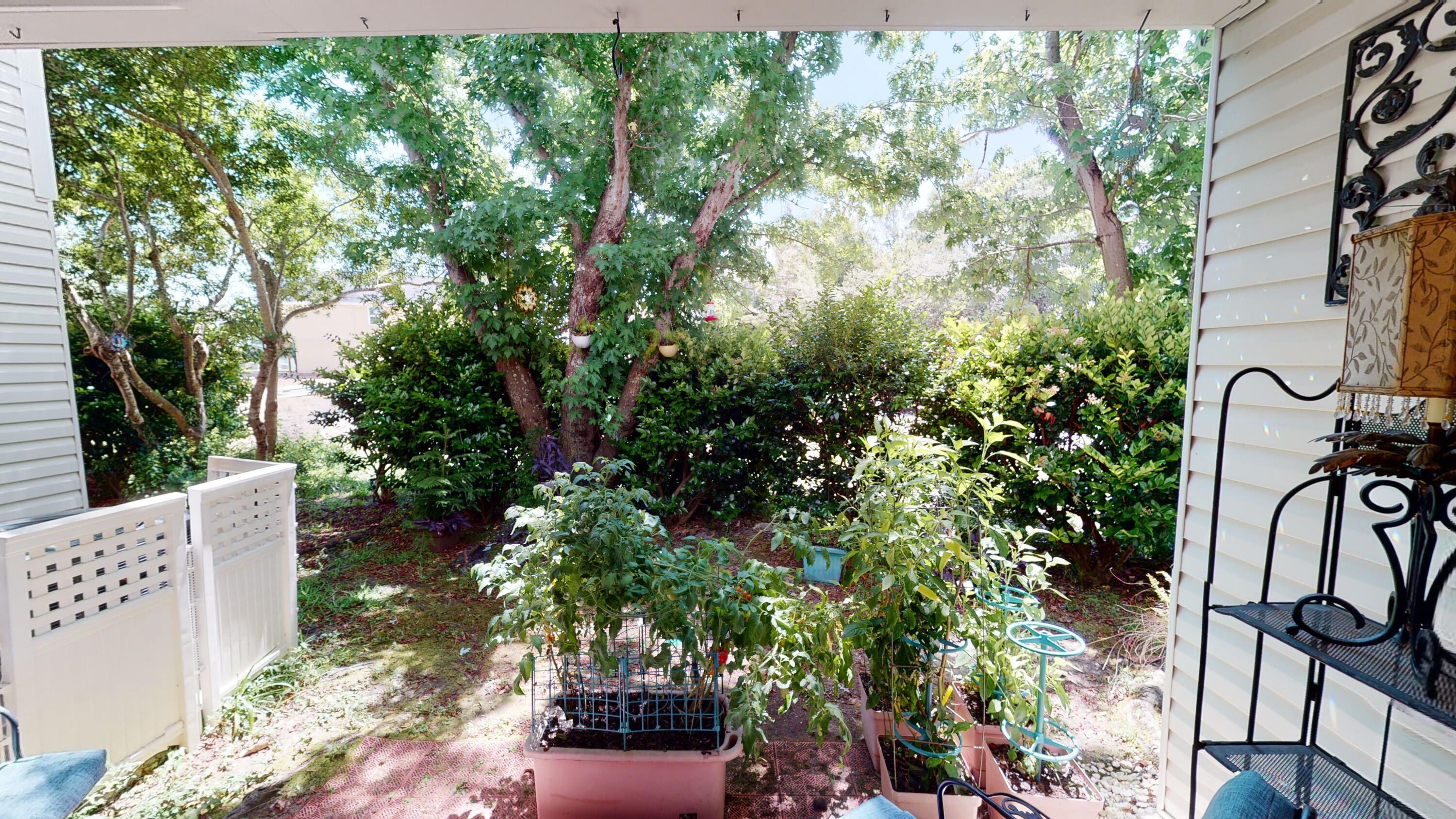 HIDDEN BAY VILLAGE - Residential