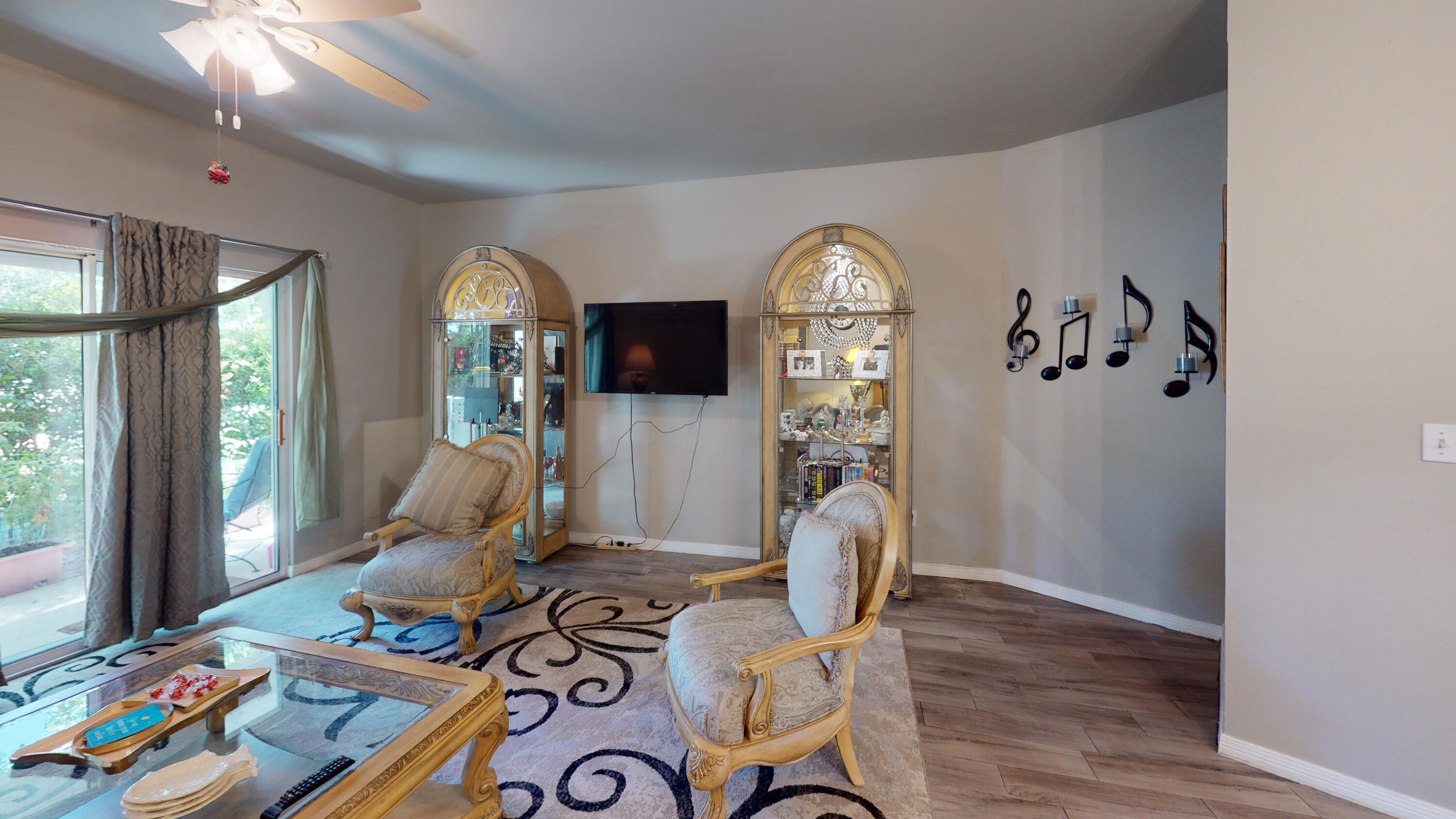 HIDDEN BAY VILLAGE - Residential