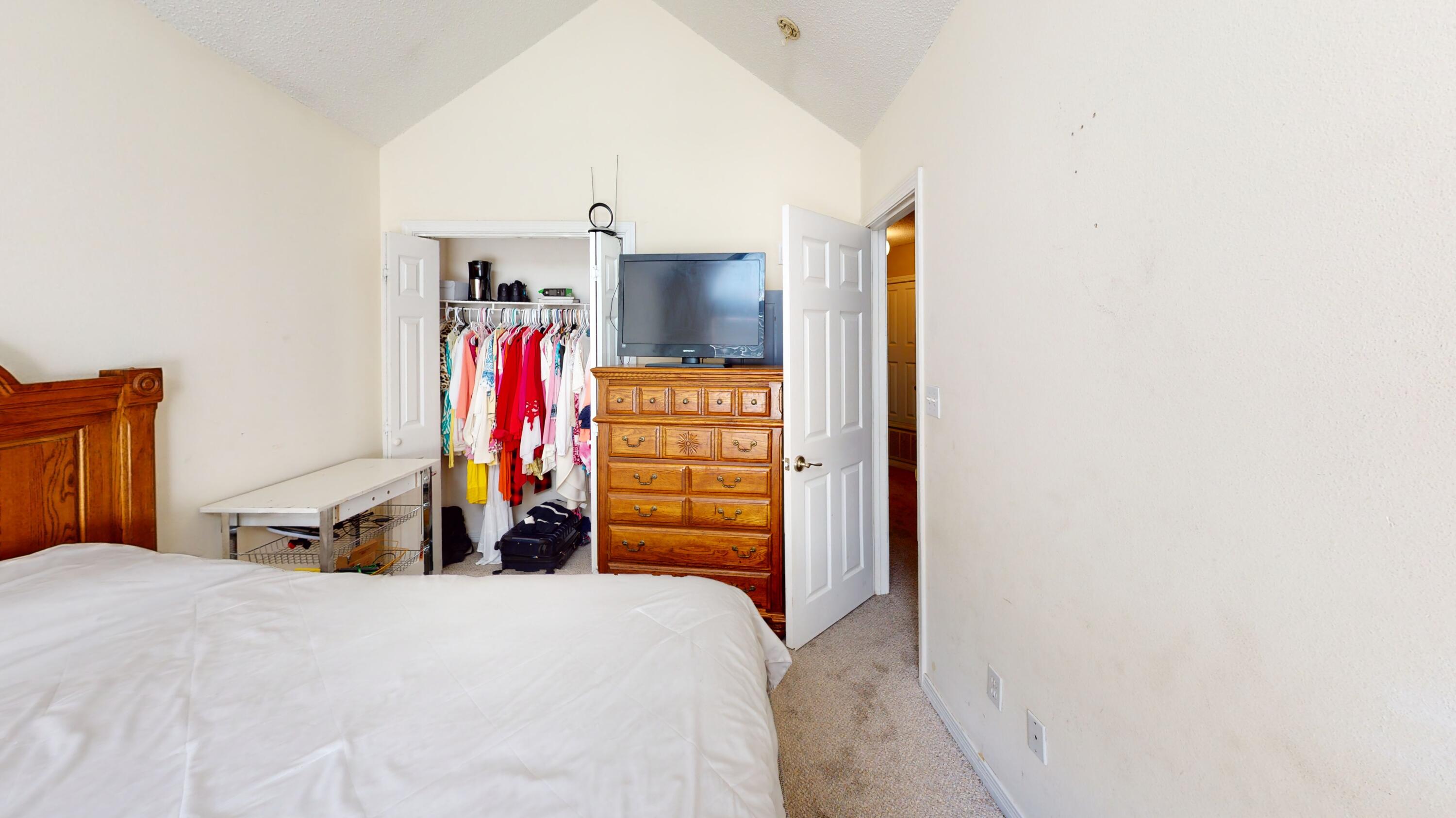 HIDDEN BAY VILLAGE - Residential