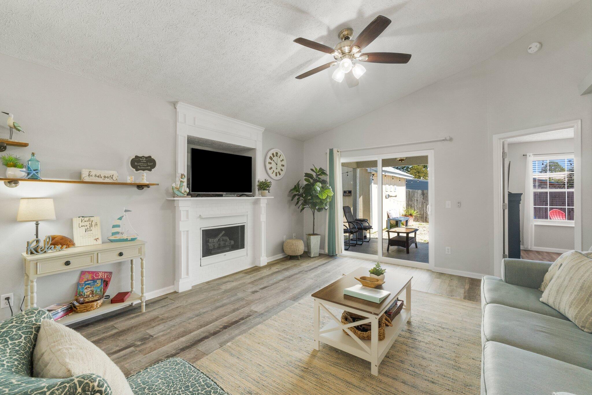 HOLIDAY BEACH - Residential