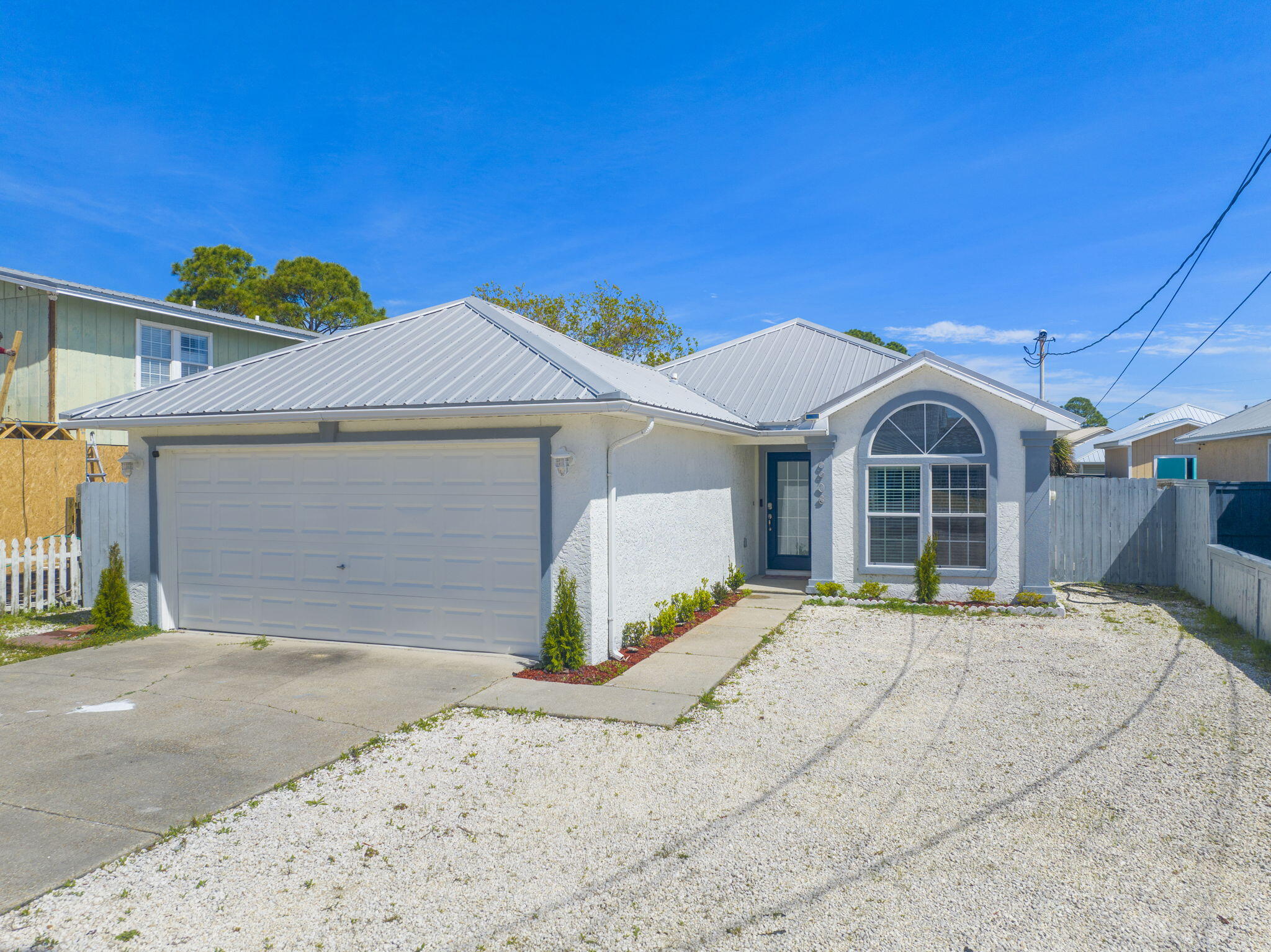 HOLIDAY BEACH - Residential