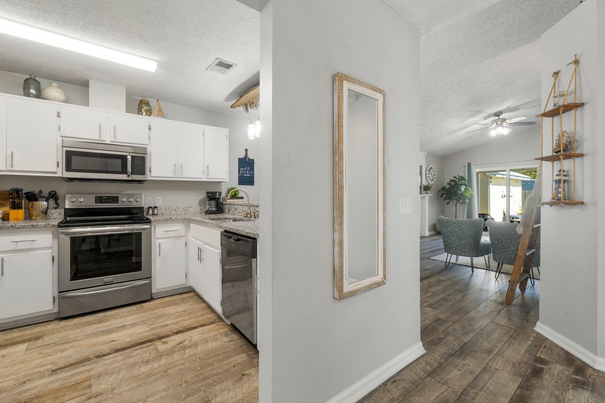 HOLIDAY BEACH - Residential