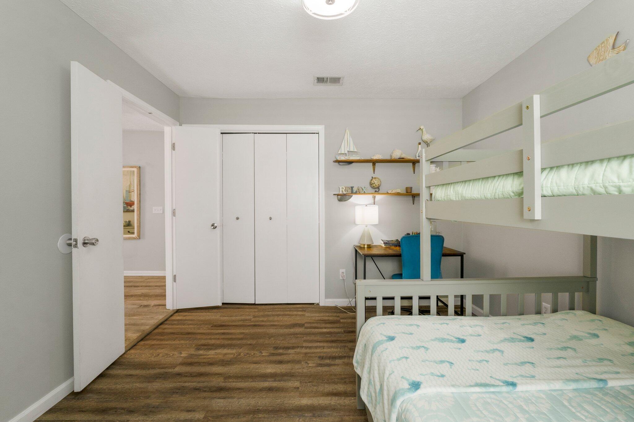 HOLIDAY BEACH - Residential