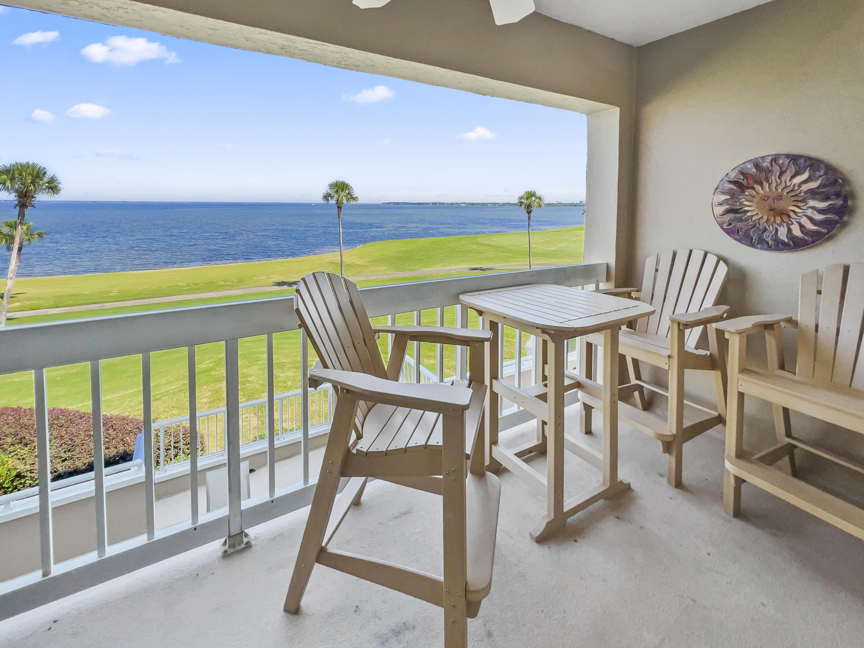 PLAYERS CLUB ON THE BAY THE - Residential