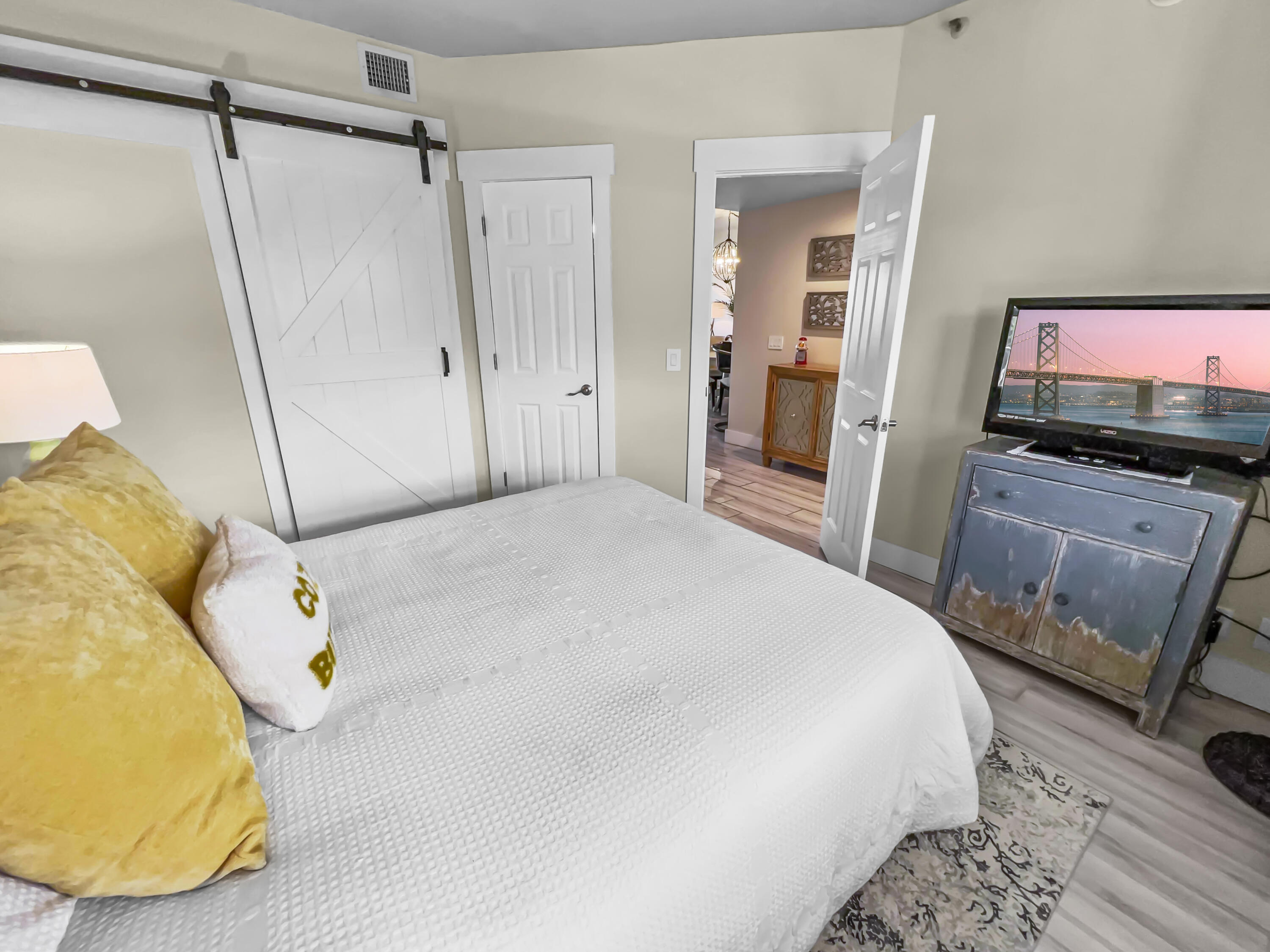 PLAYERS CLUB ON THE BAY THE - Residential