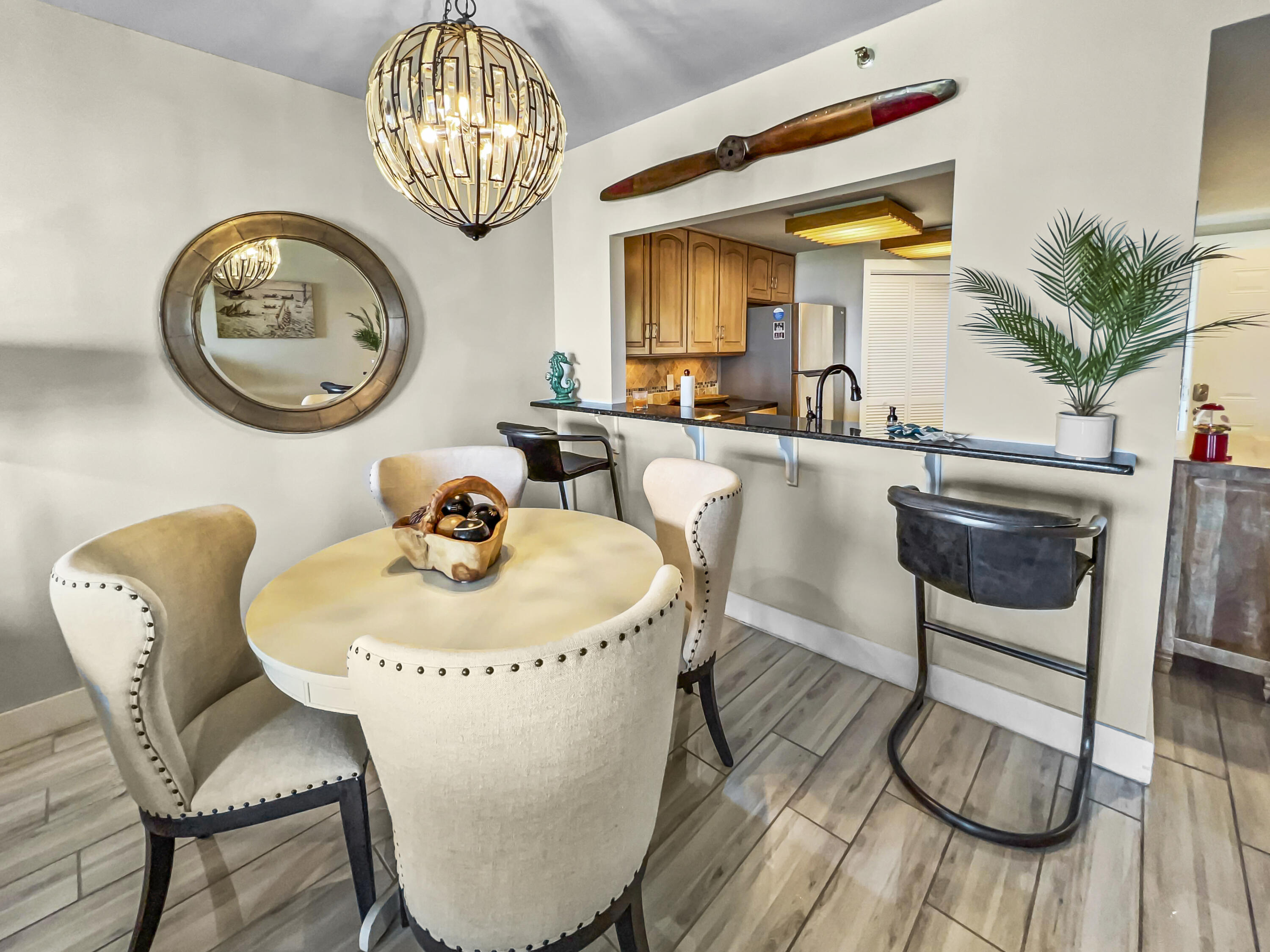 PLAYERS CLUB ON THE BAY THE - Residential