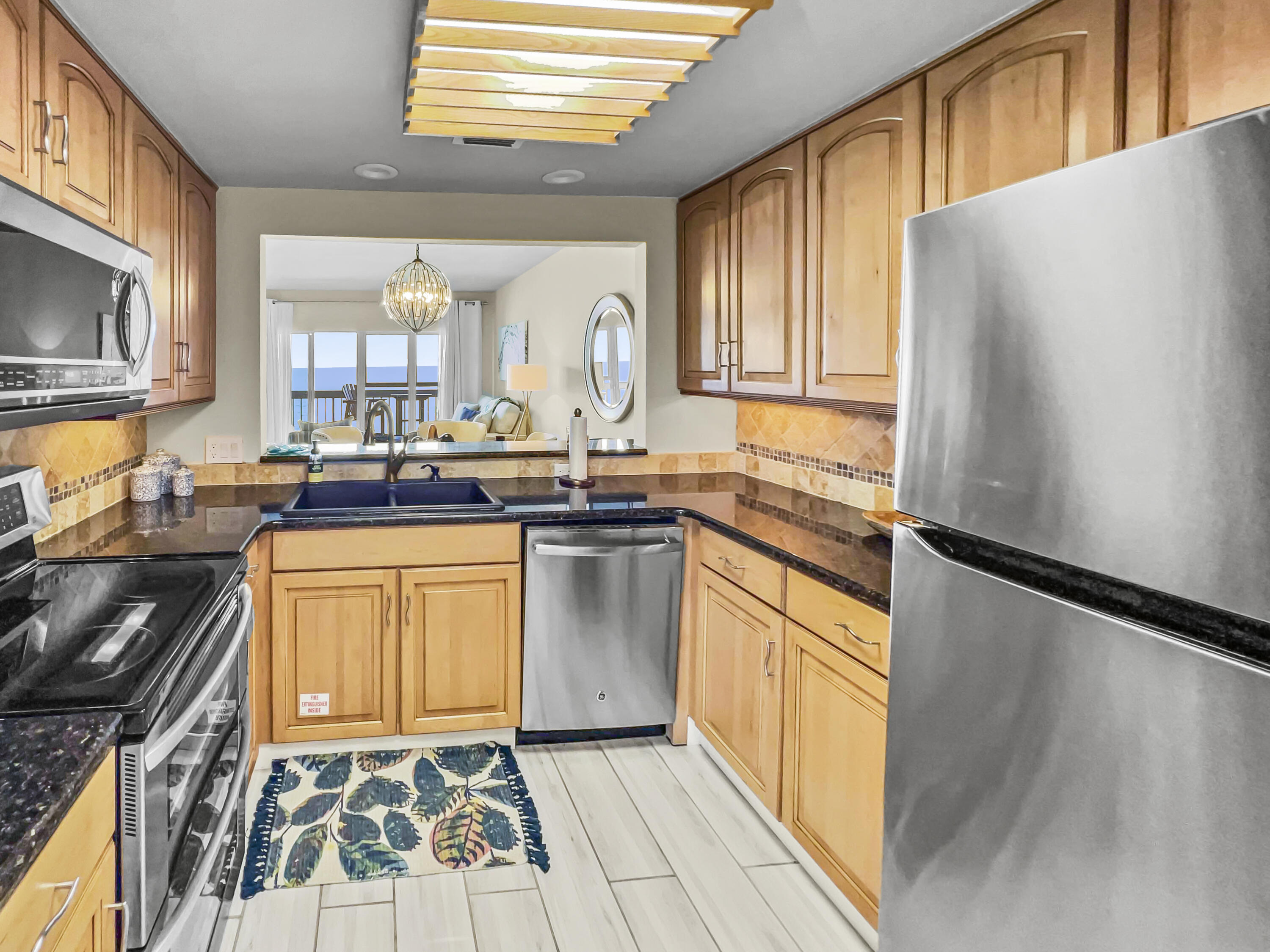 PLAYERS CLUB ON THE BAY THE - Residential