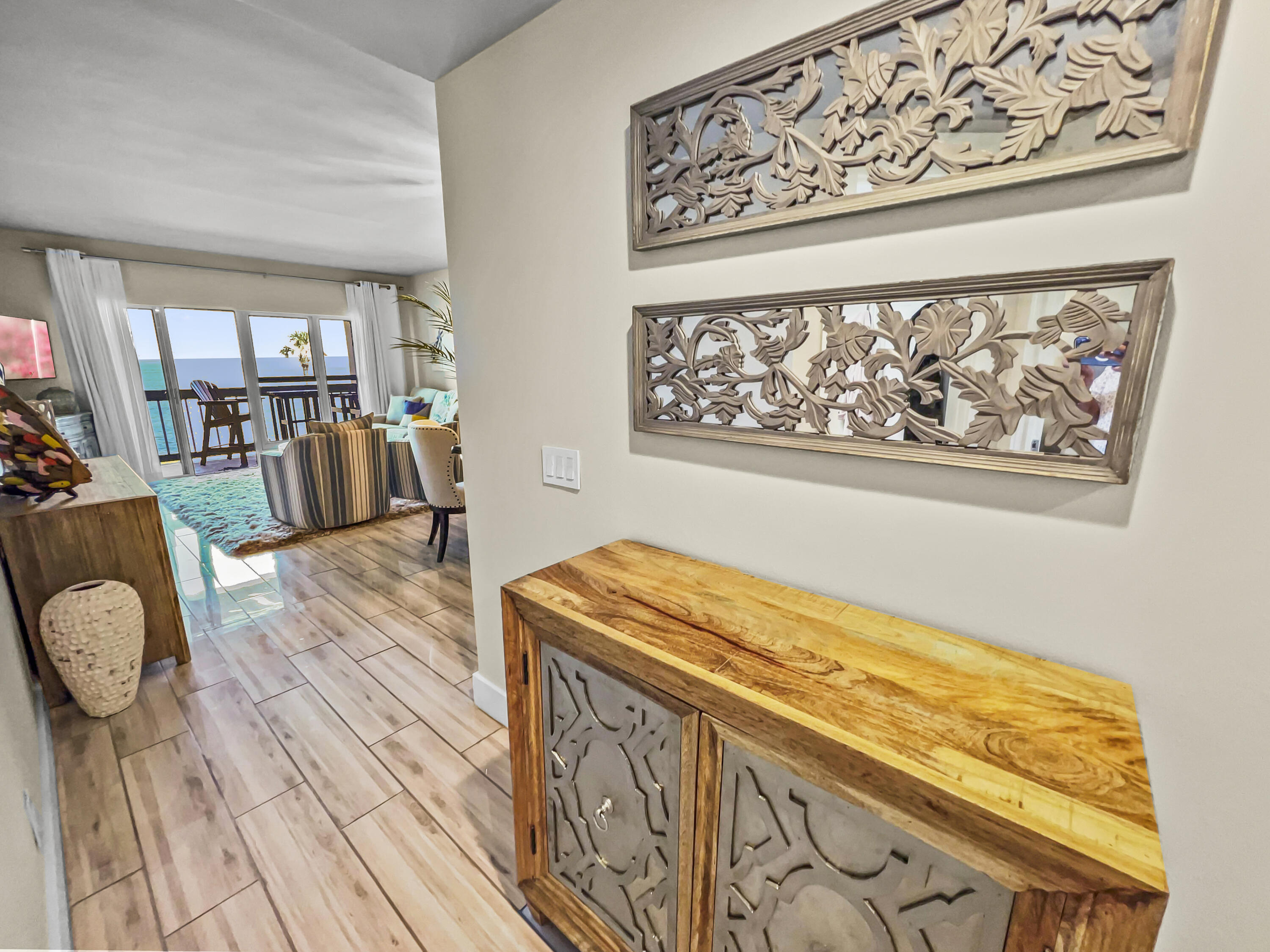 PLAYERS CLUB ON THE BAY THE - Residential