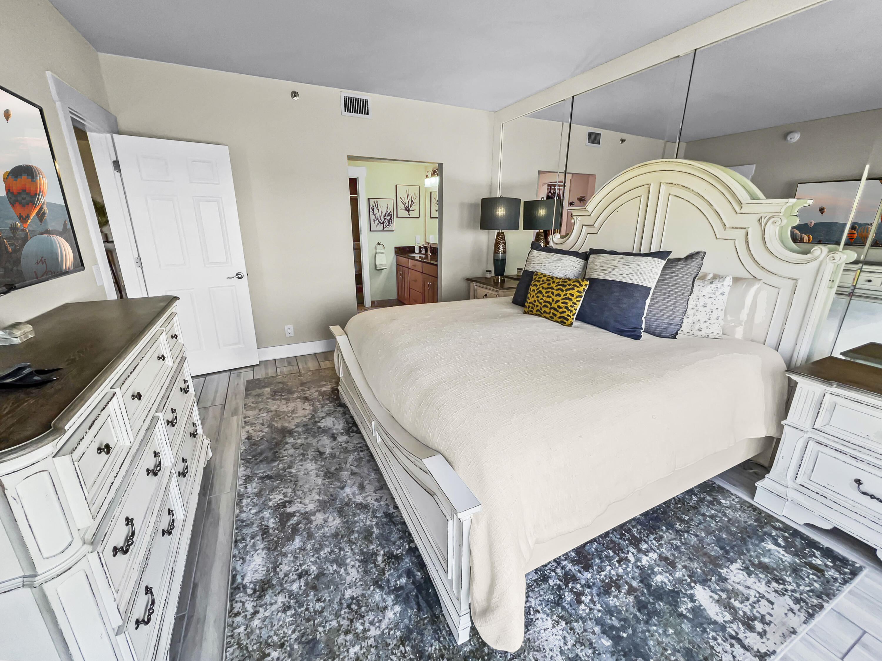 PLAYERS CLUB ON THE BAY THE - Residential