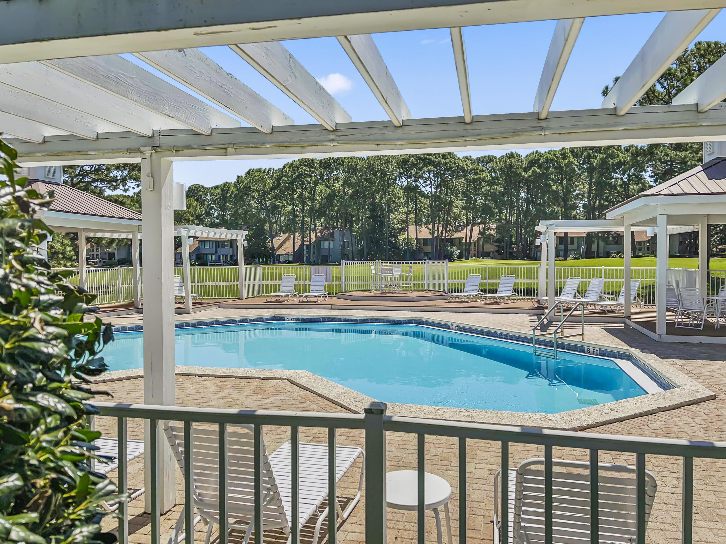 PLAYERS CLUB ON THE BAY THE - Residential