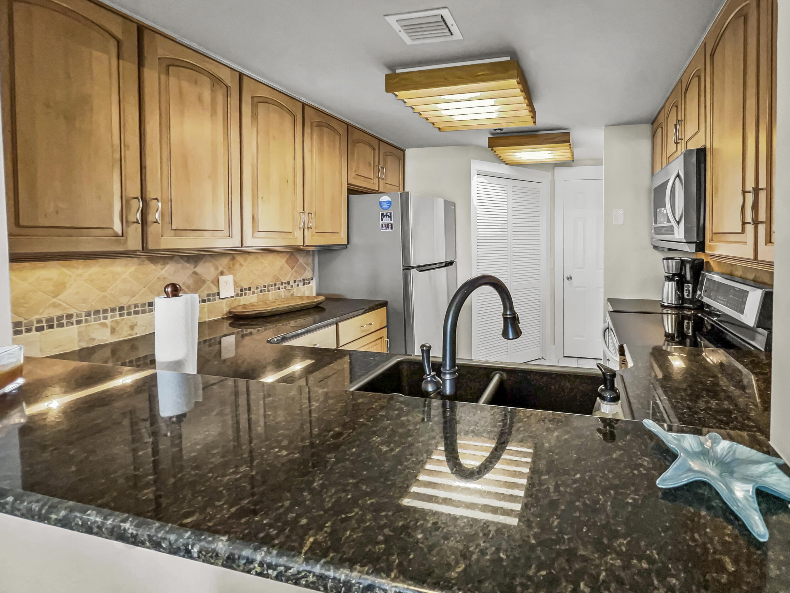 PLAYERS CLUB ON THE BAY THE - Residential