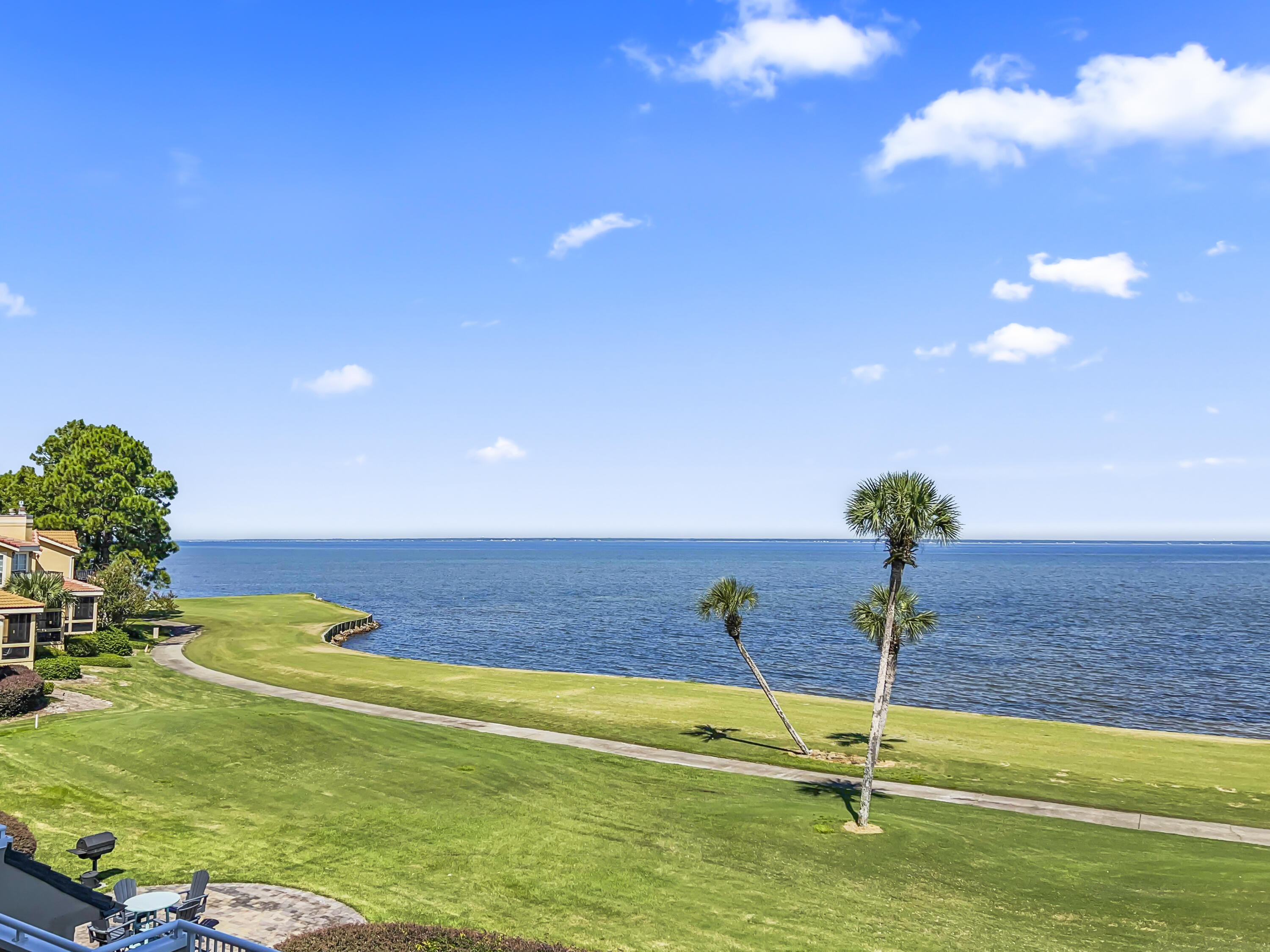 PLAYERS CLUB ON THE BAY THE - Residential