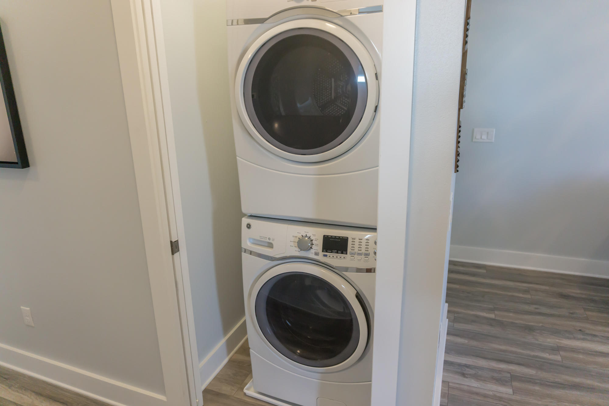 EMERALD WATERS VILLAGE - Residential