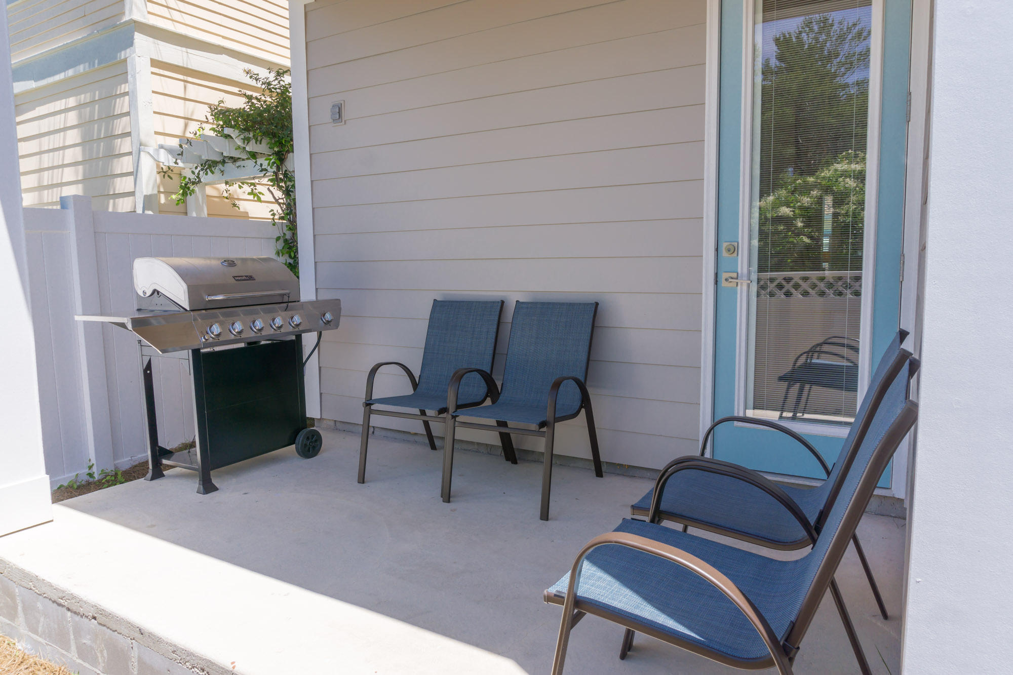 EMERALD WATERS VILLAGE - Residential