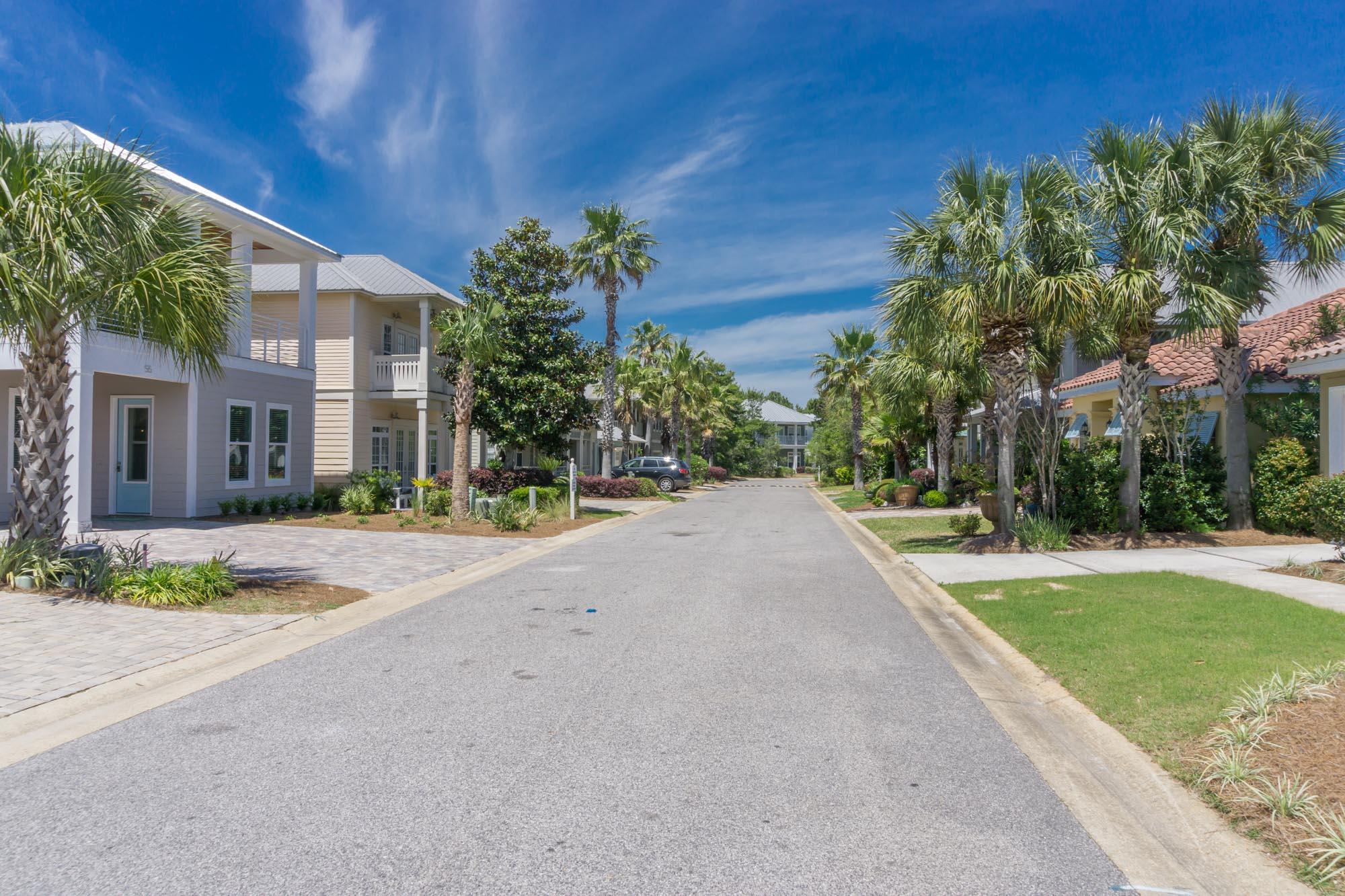 EMERALD WATERS VILLAGE - Residential