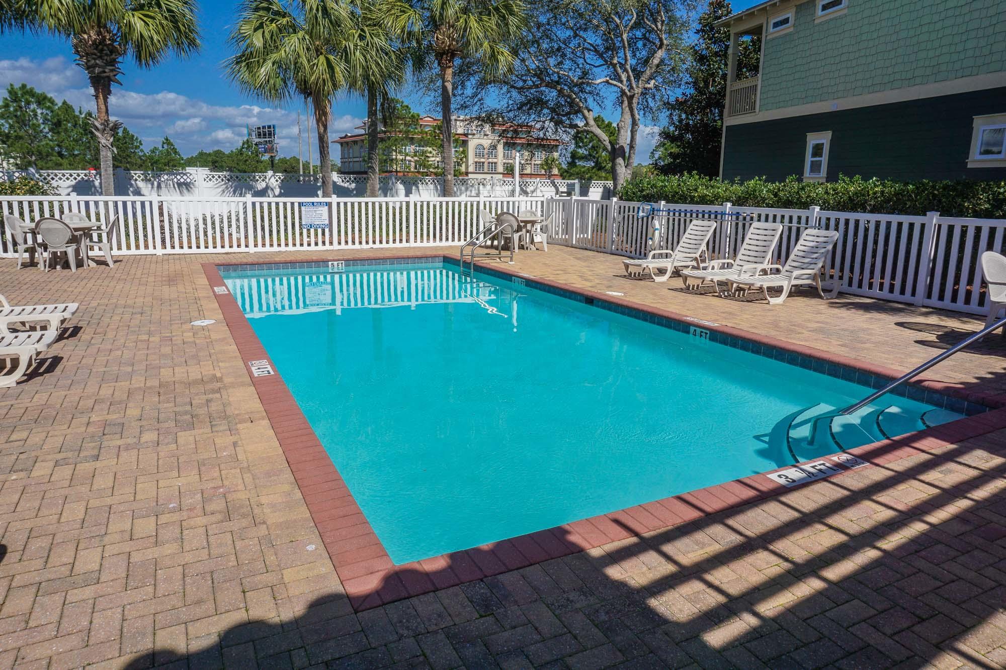 EMERALD WATERS VILLAGE - Residential