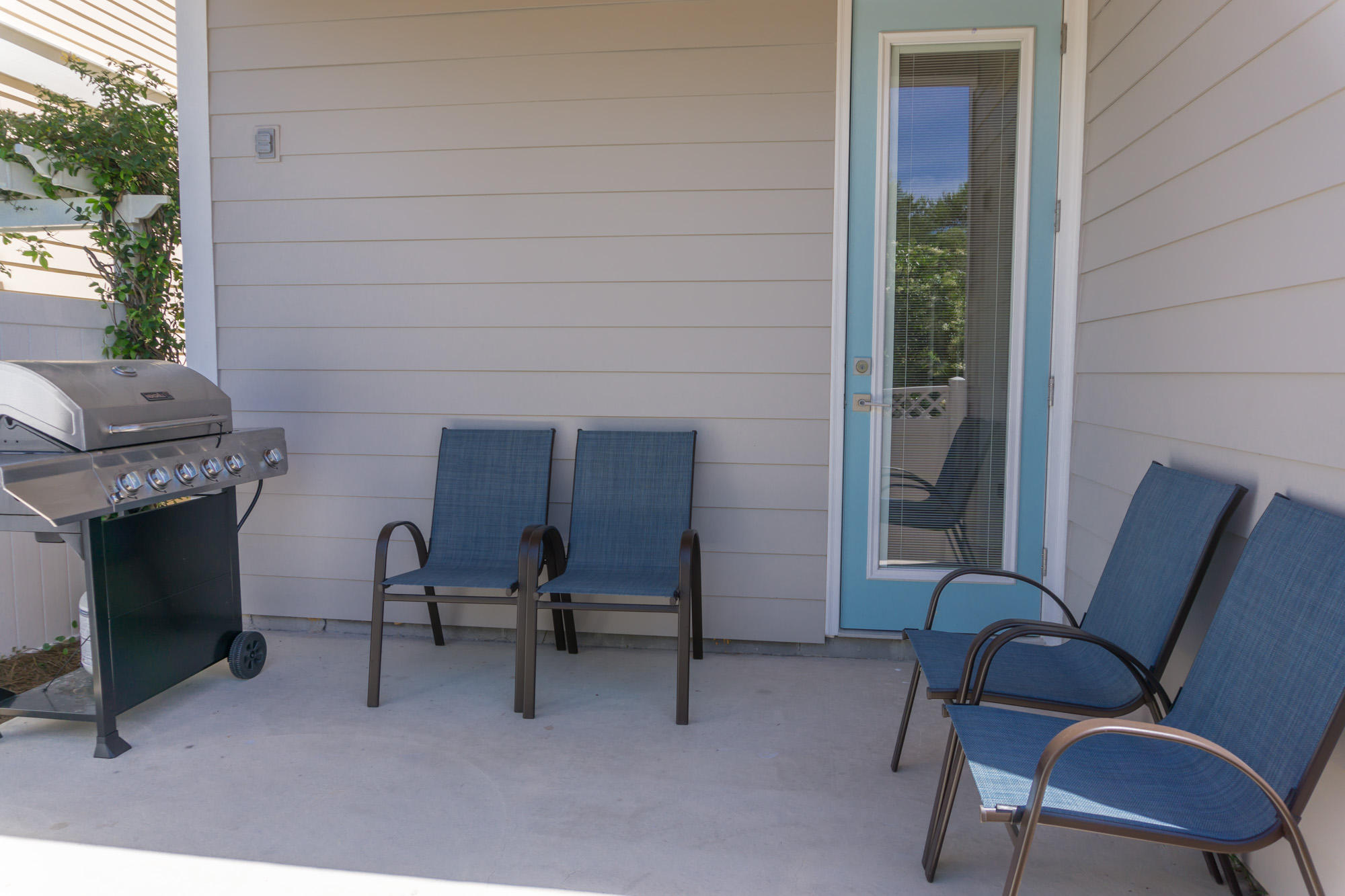 EMERALD WATERS VILLAGE - Residential