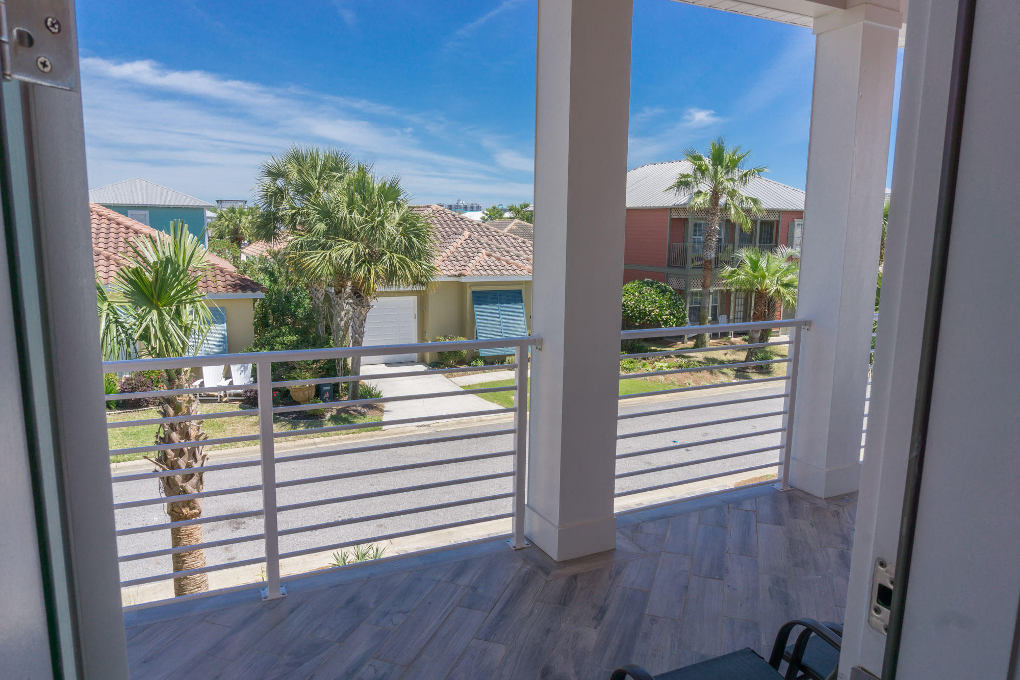 EMERALD WATERS VILLAGE - Residential