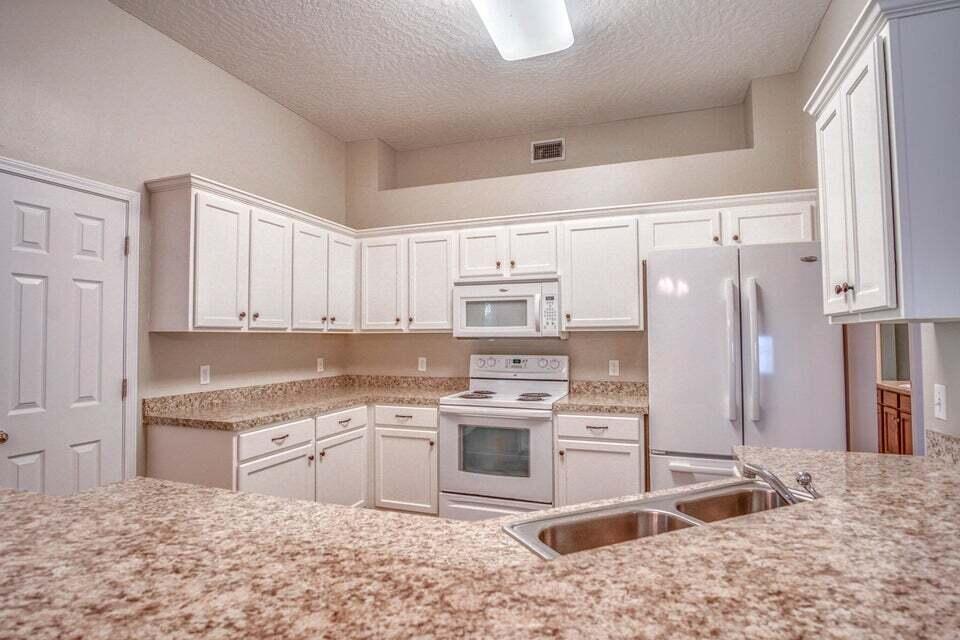 NAVARRE S/D 2ND ADDN - Residential Lease