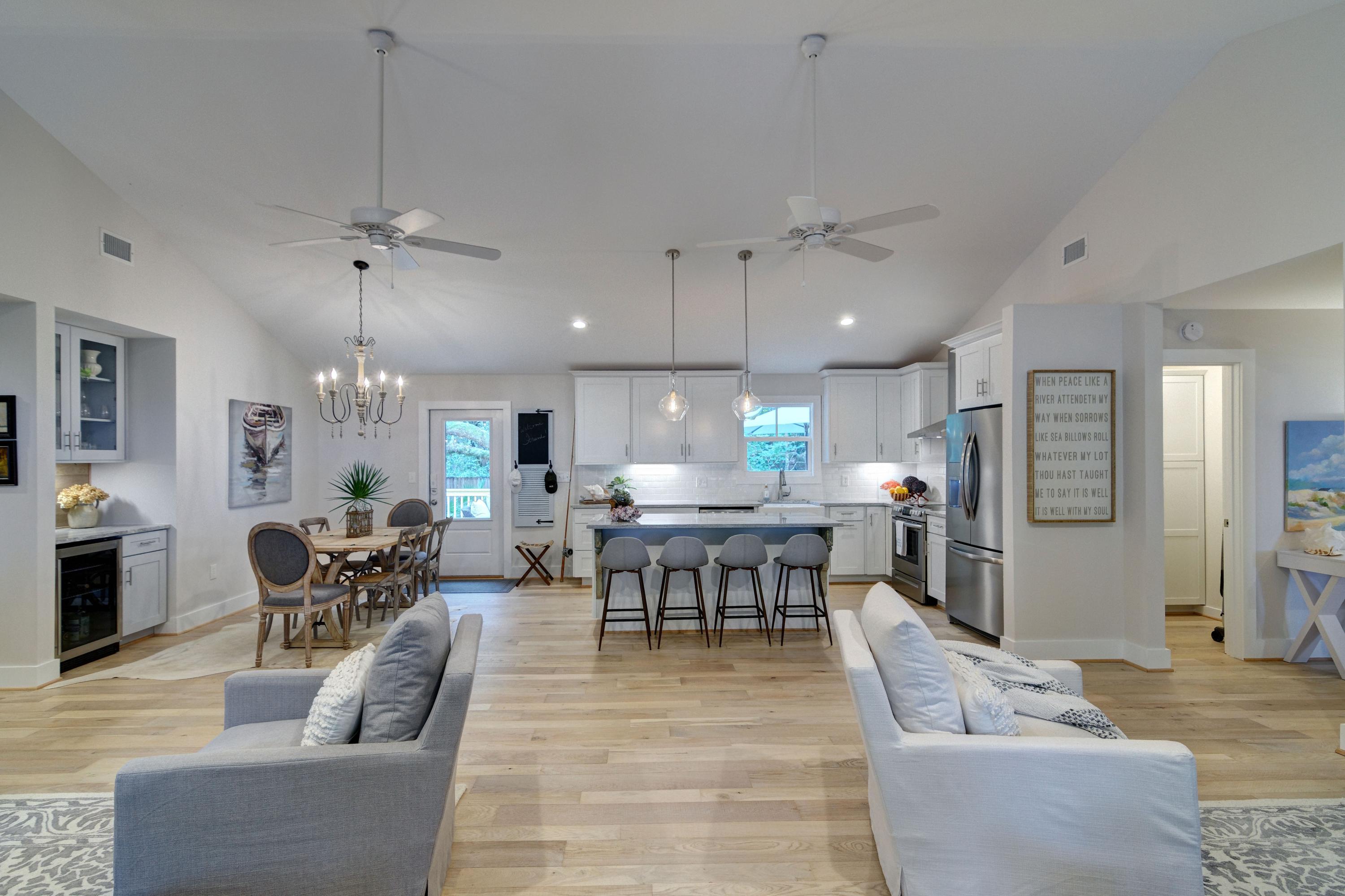 BAYSIDE HEIGHTS RANCHETTES - Residential