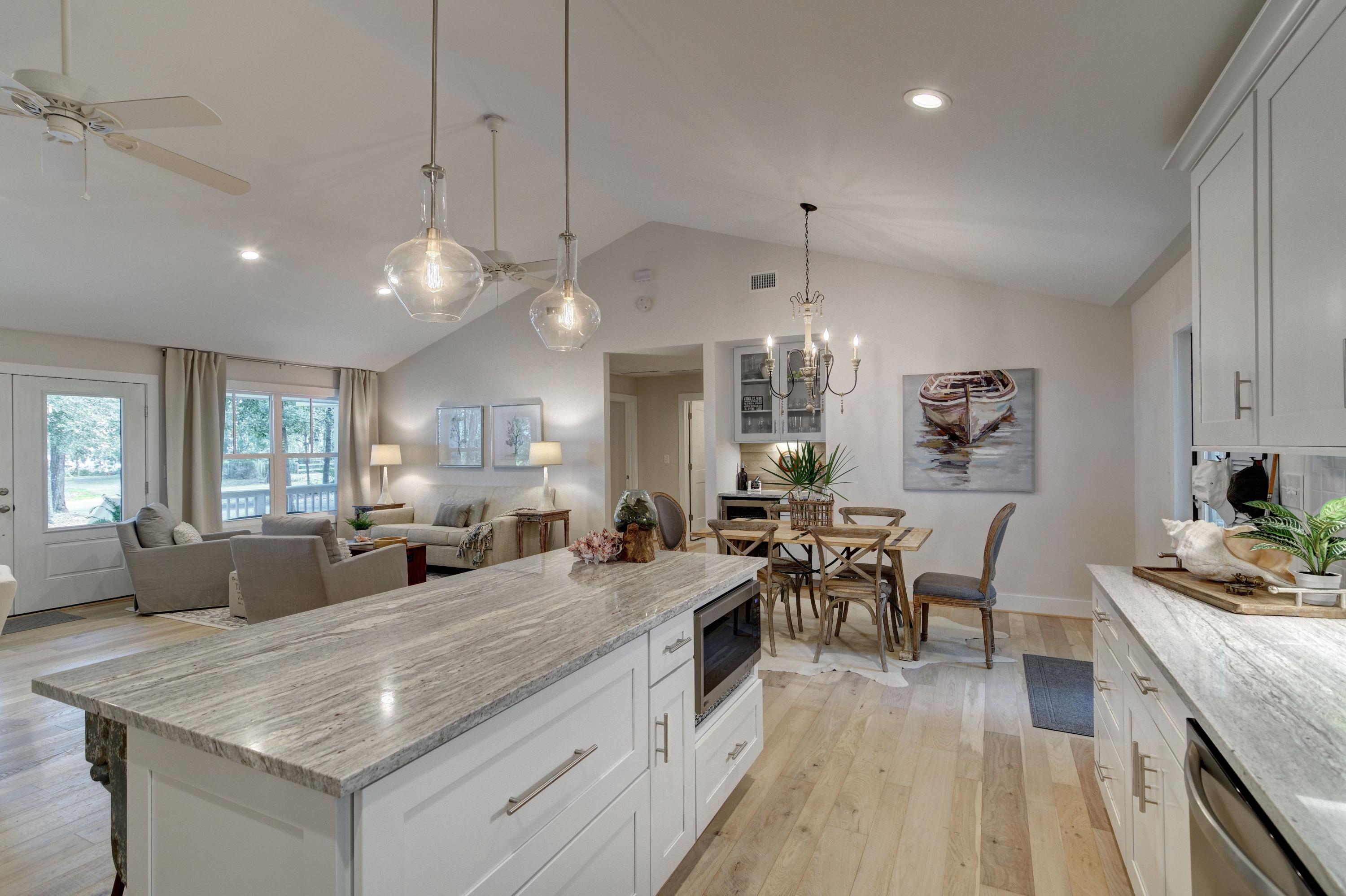 BAYSIDE HEIGHTS RANCHETTES - Residential