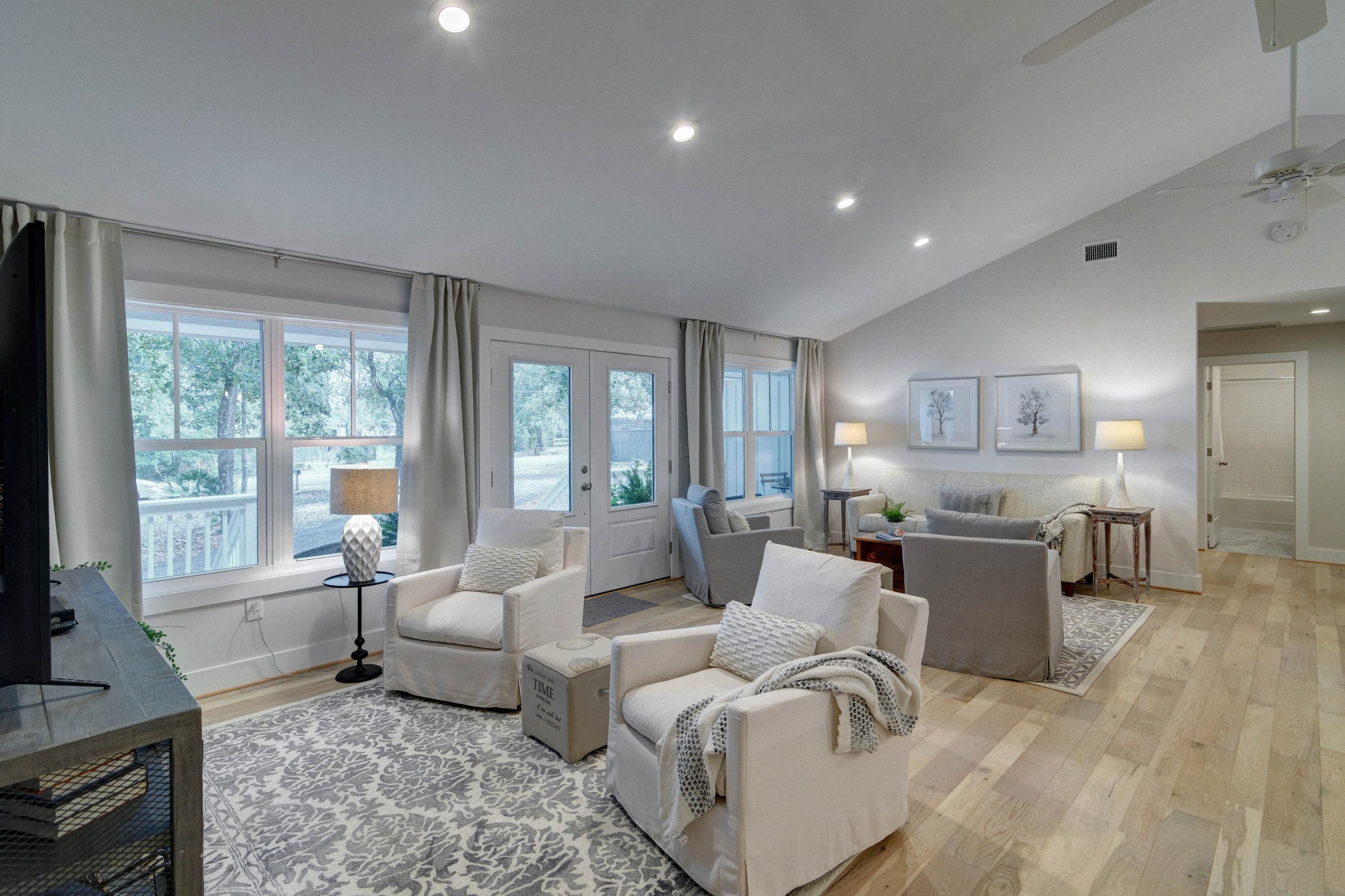 BAYSIDE HEIGHTS RANCHETTES - Residential