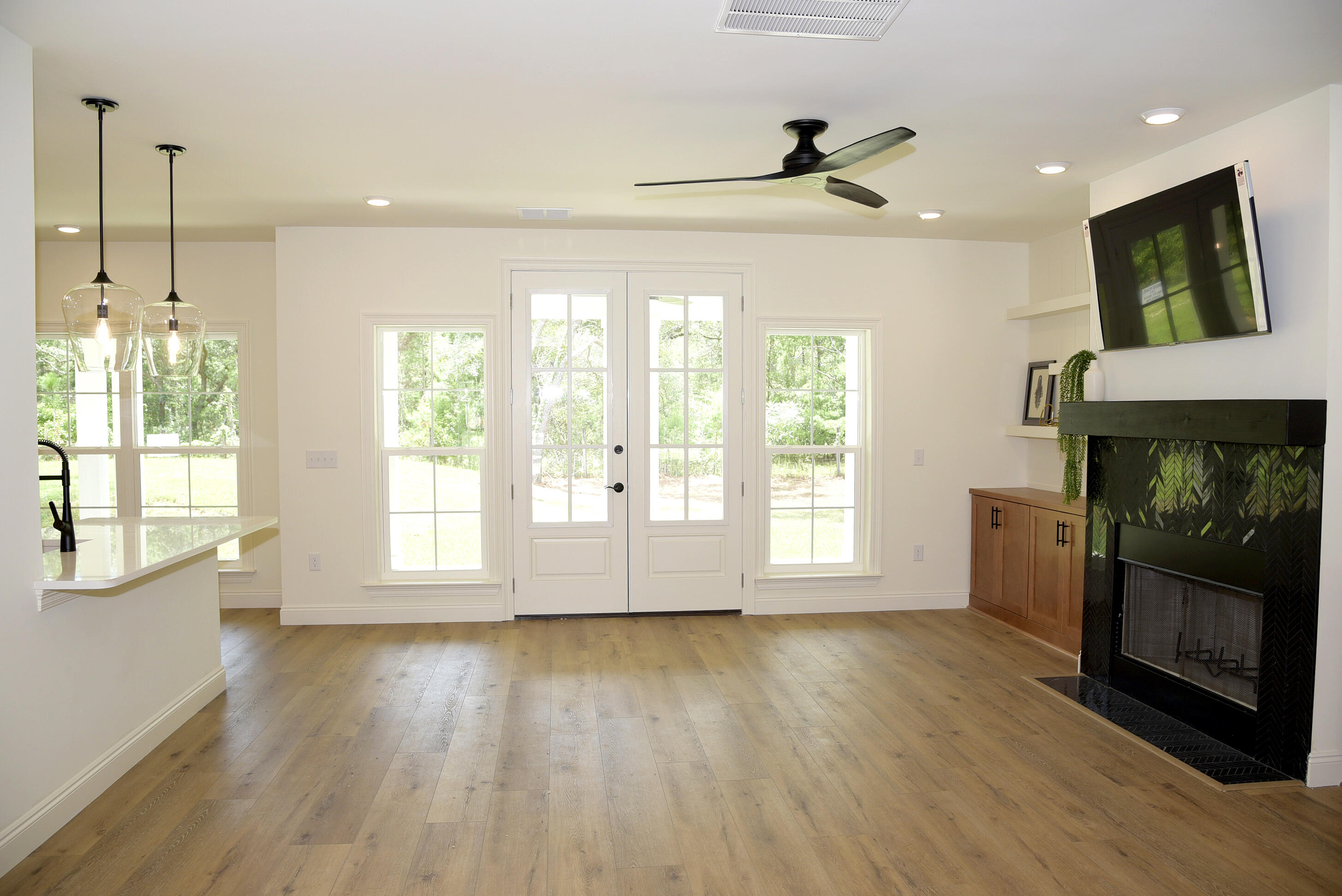 CEDAR BEACH - Residential Lease