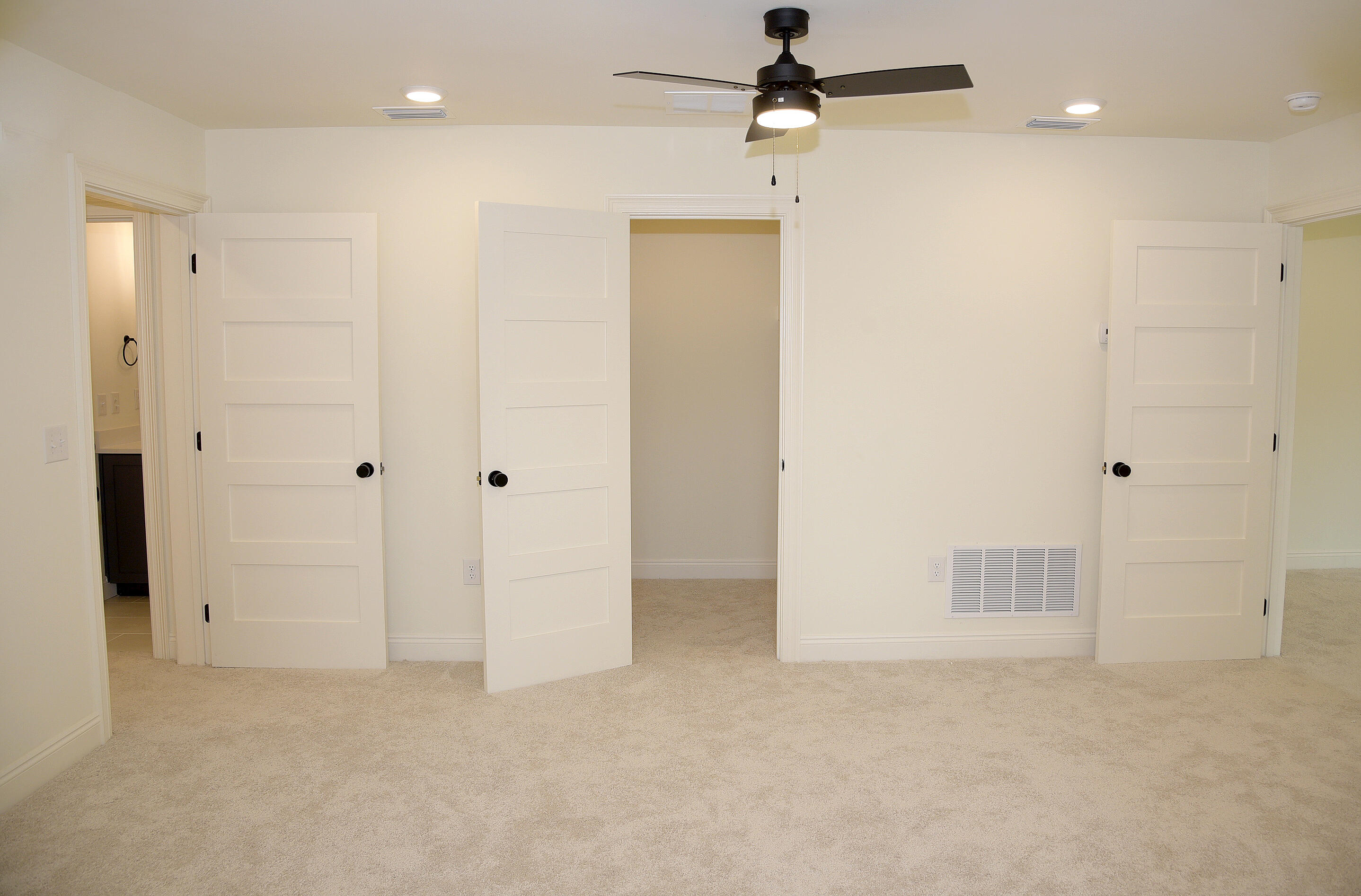 CEDAR BEACH - Residential Lease