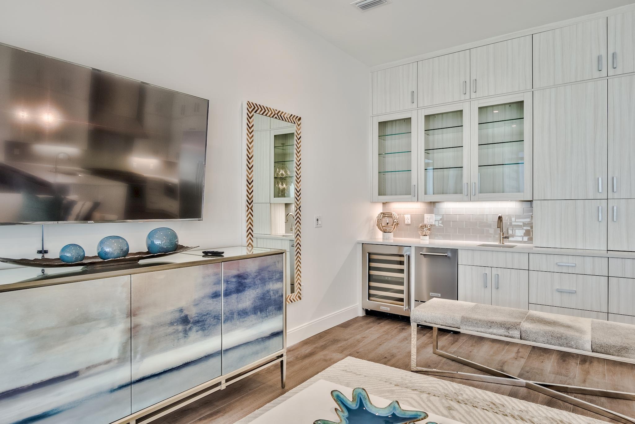 CREST DEVELOPMENT - Residential