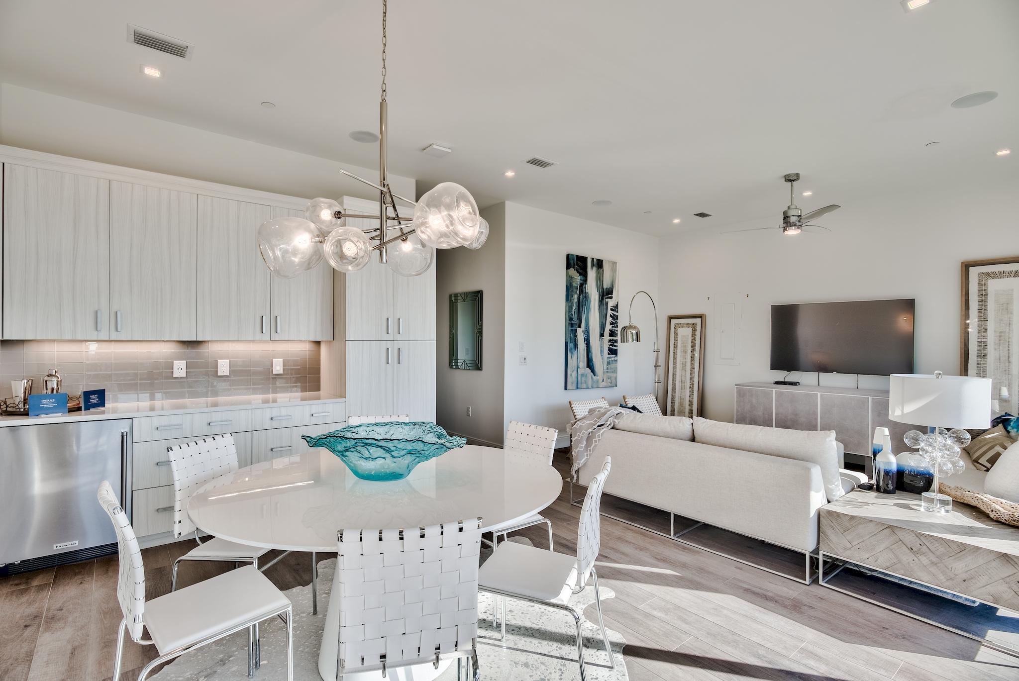 CREST DEVELOPMENT - Residential