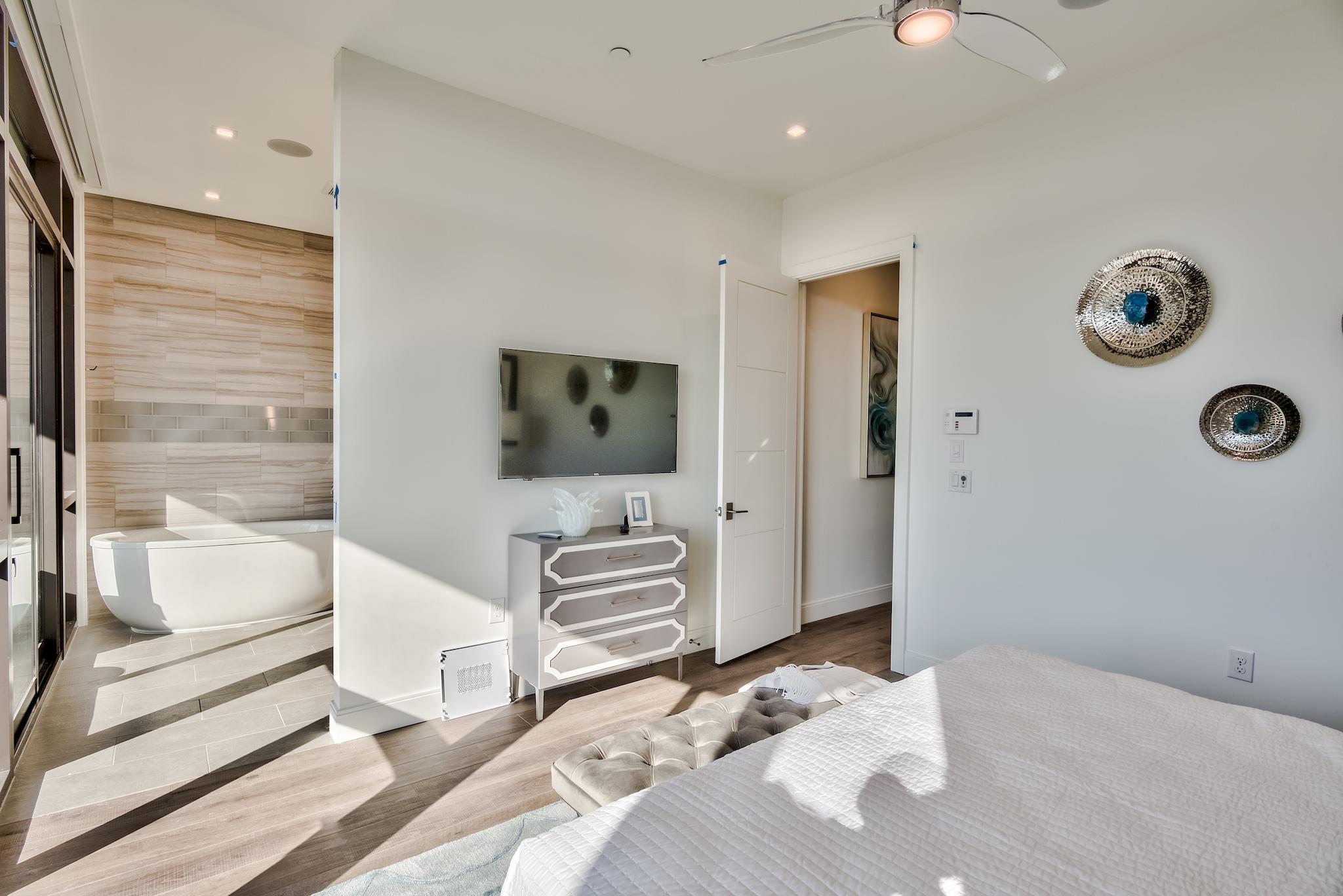 CREST DEVELOPMENT - Residential