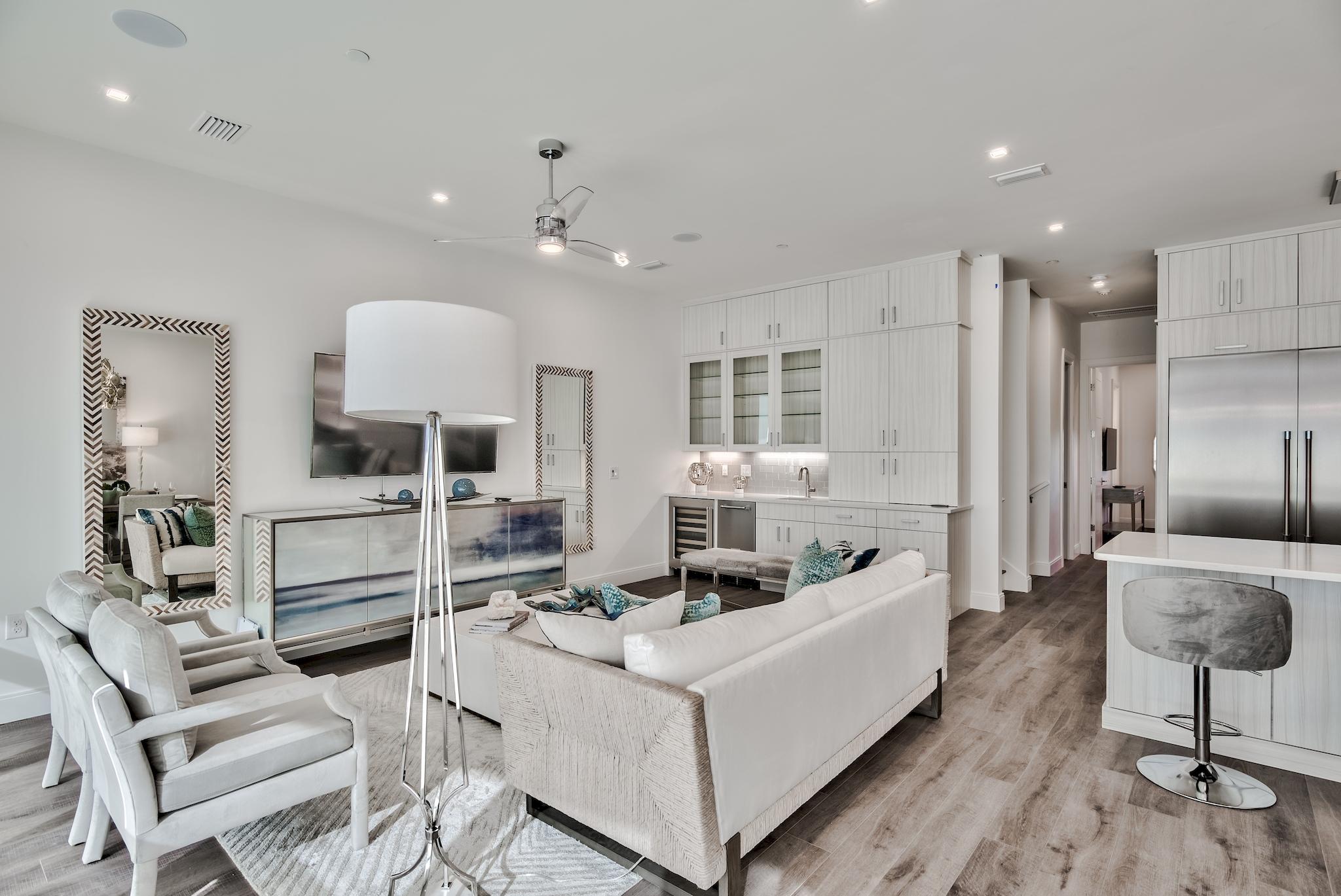 CREST DEVELOPMENT - Residential