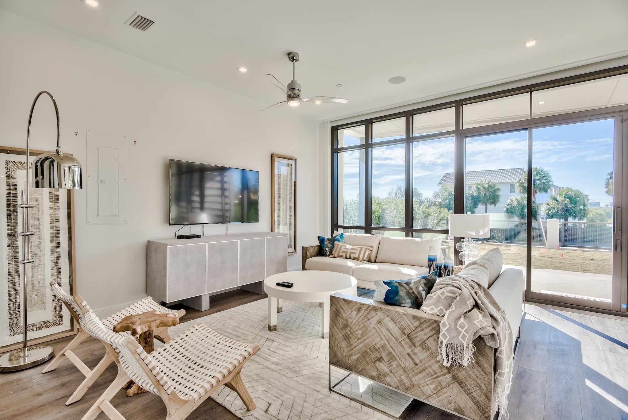 CREST DEVELOPMENT - Residential