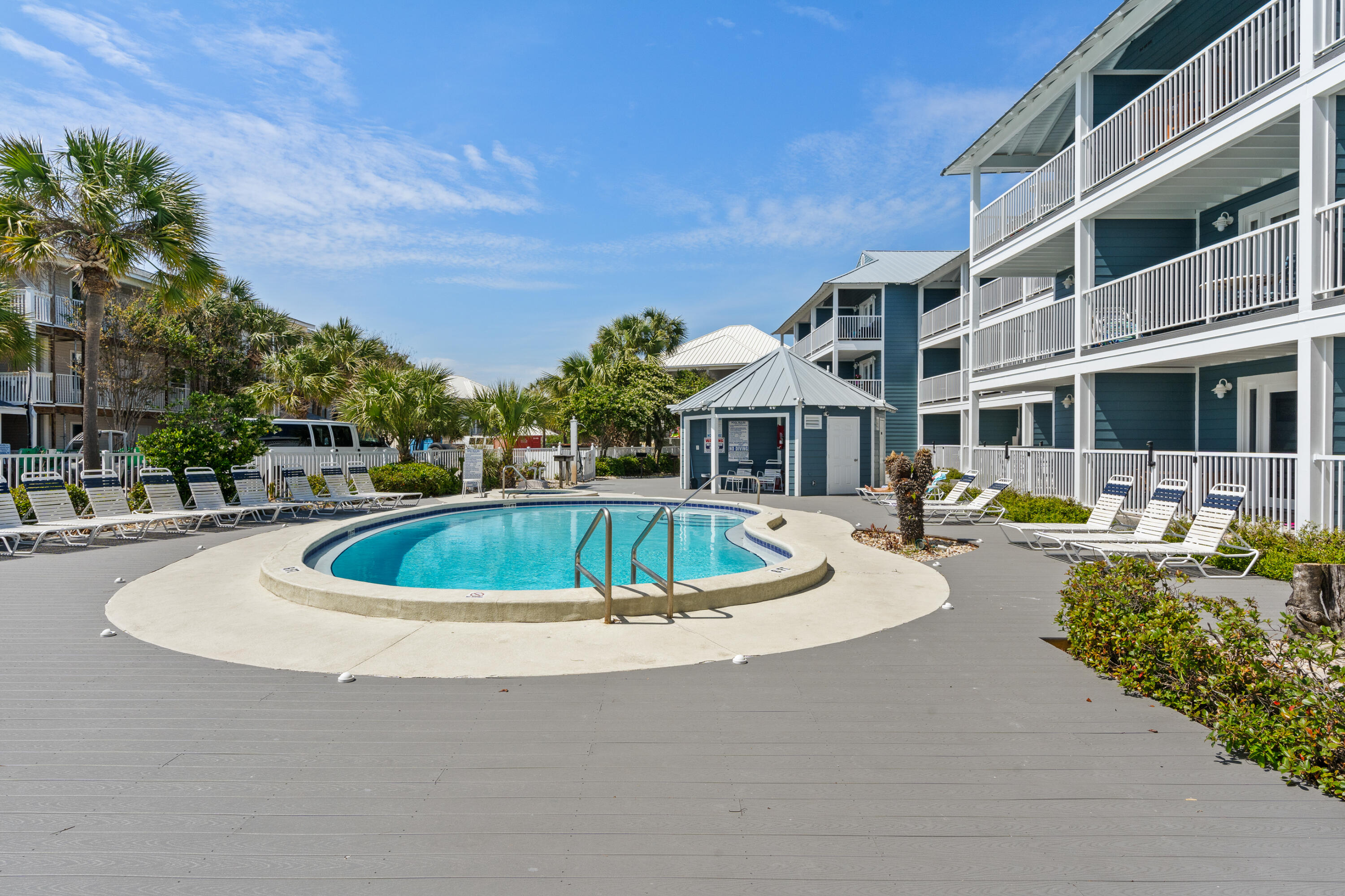 SUMMER BREEZE CONDO - Residential