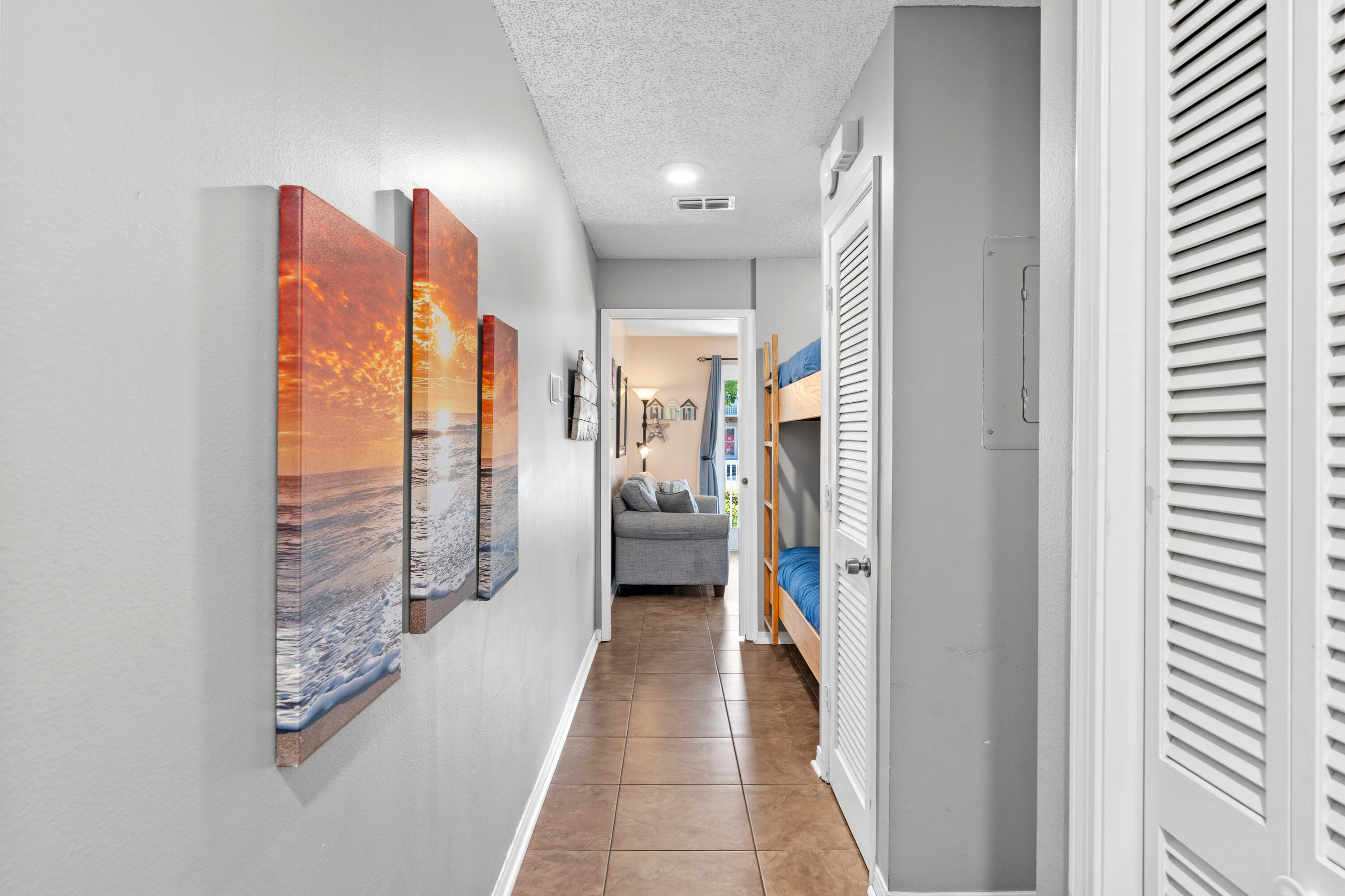 SUMMER BREEZE CONDO - Residential