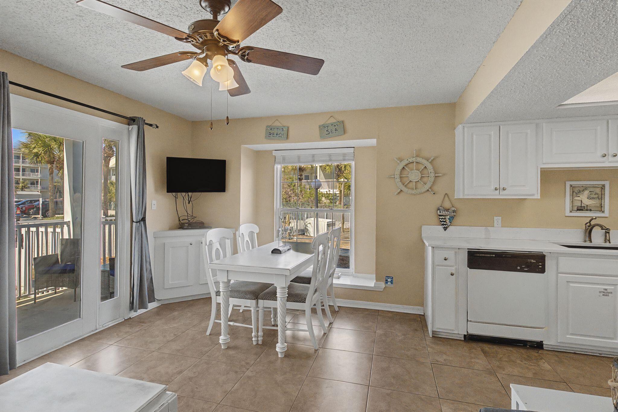 SUMMER BREEZE CONDO - Residential