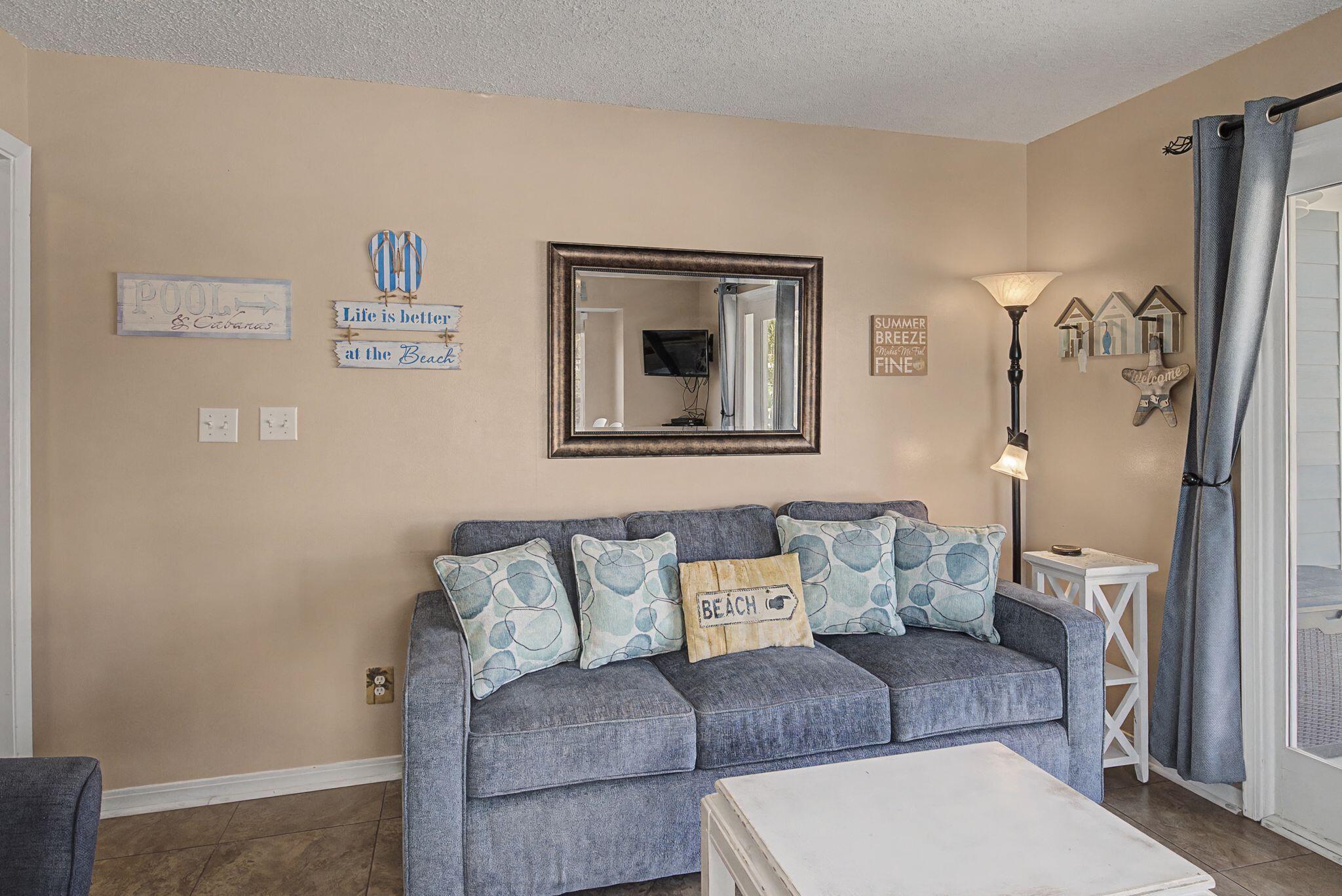 SUMMER BREEZE CONDO - Residential