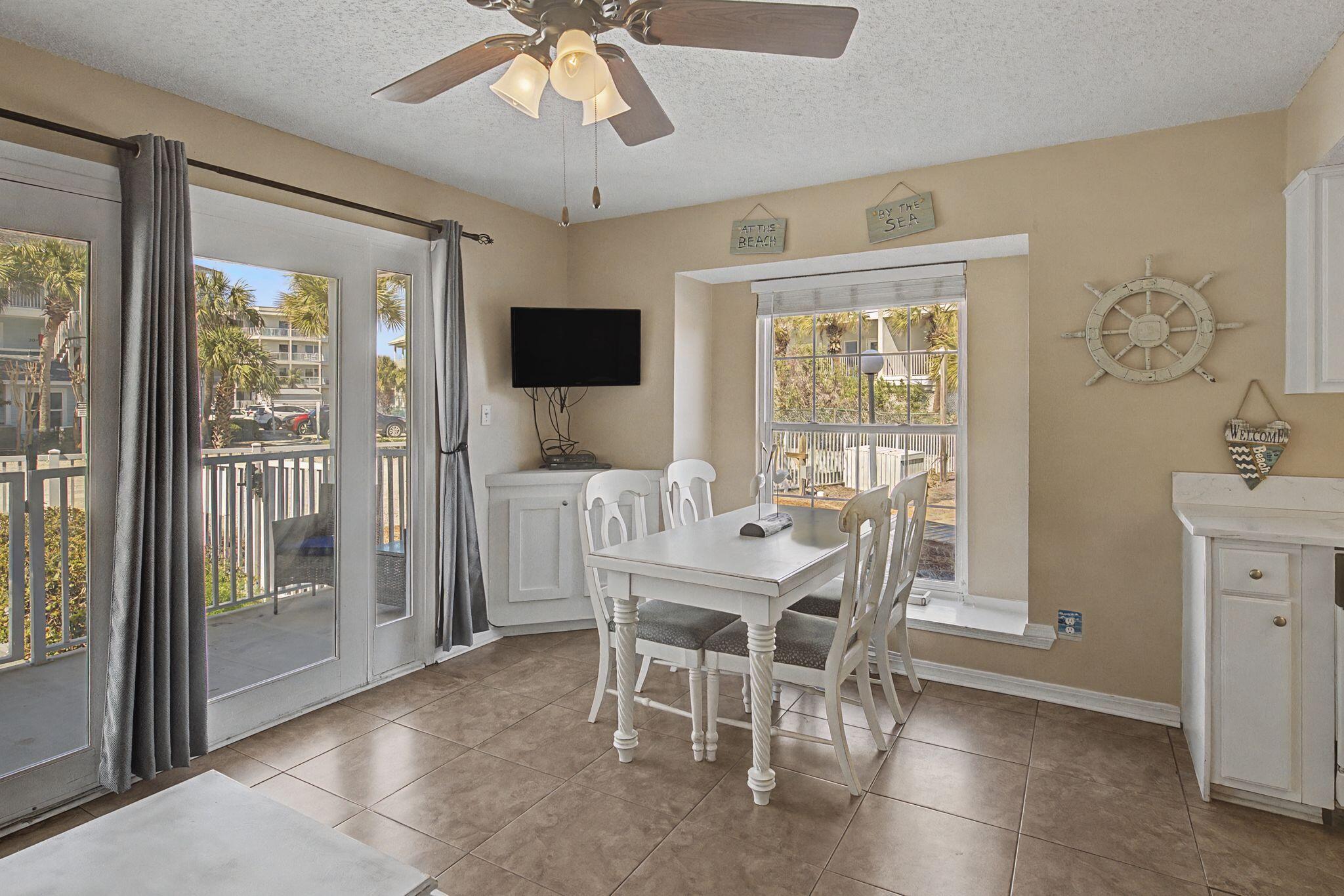 SUMMER BREEZE CONDO - Residential