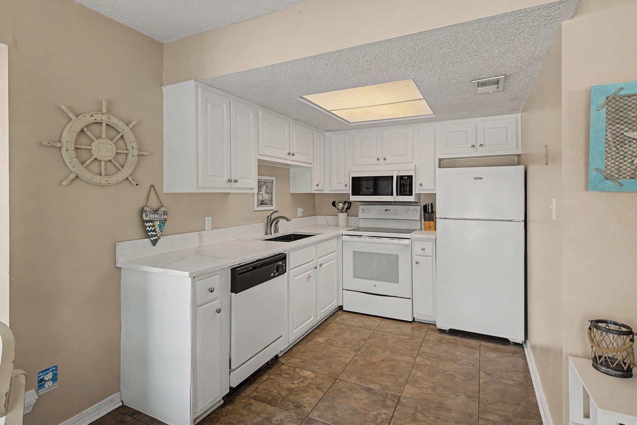 SUMMER BREEZE CONDO - Residential