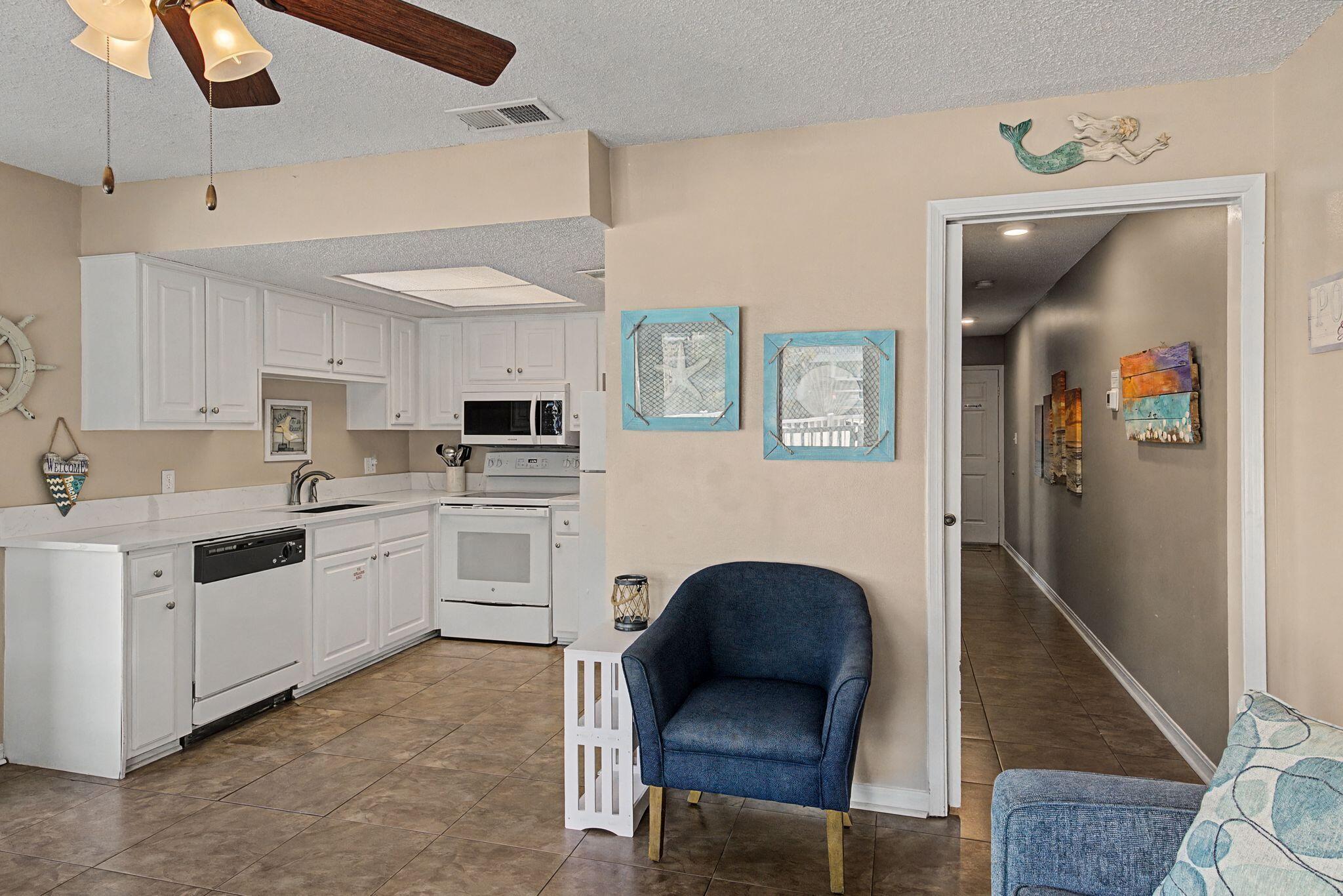 SUMMER BREEZE CONDO - Residential