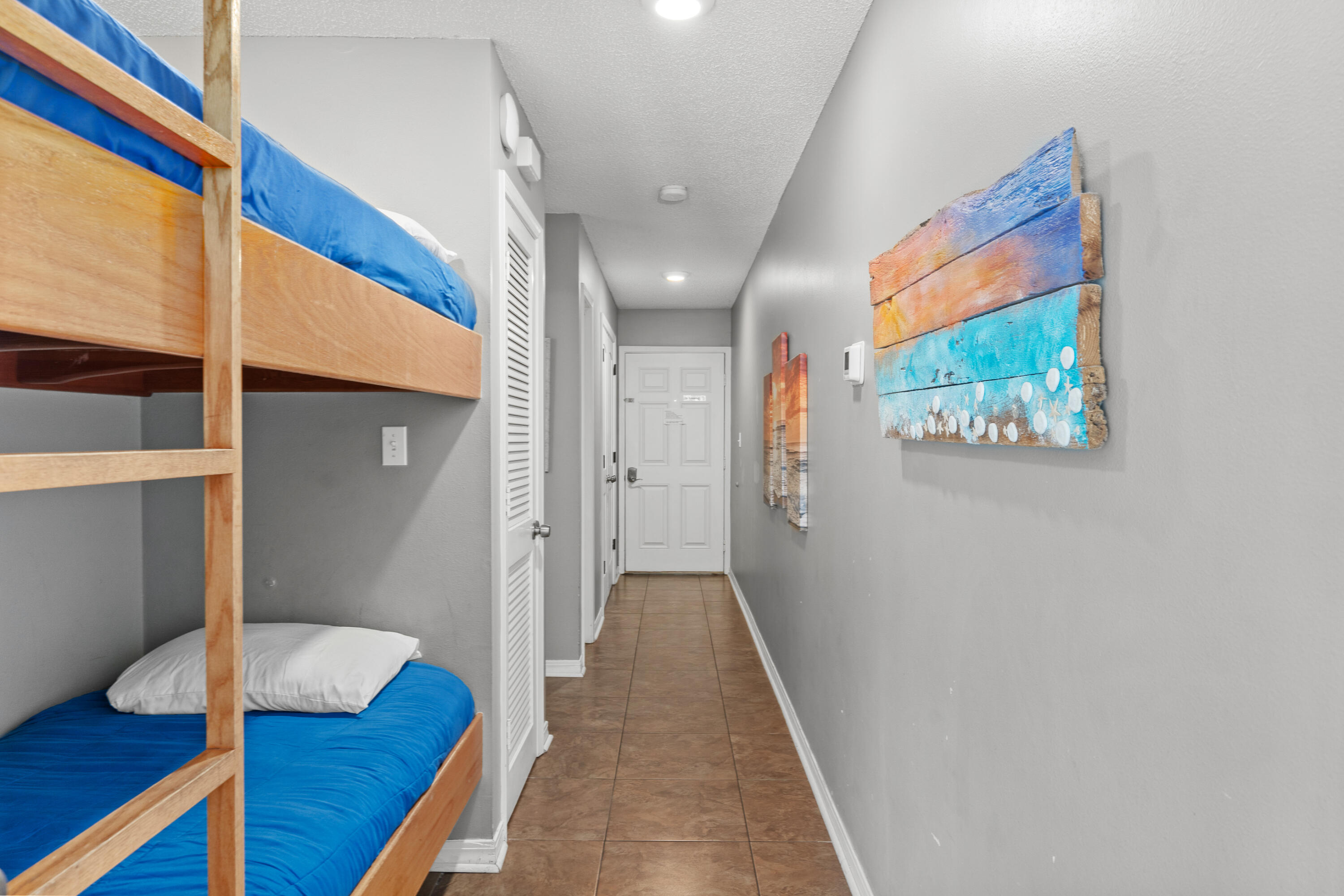 SUMMER BREEZE CONDO - Residential