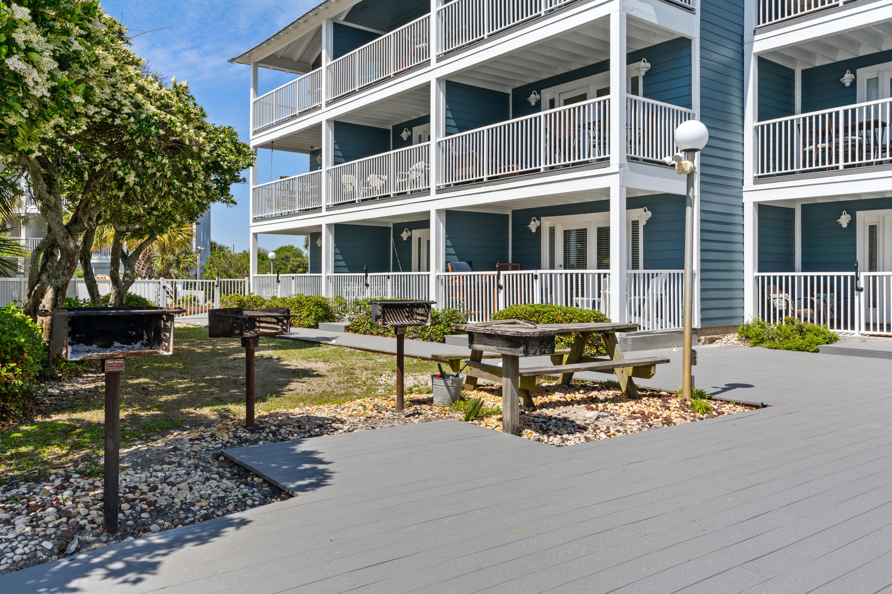 SUMMER BREEZE CONDO - Residential