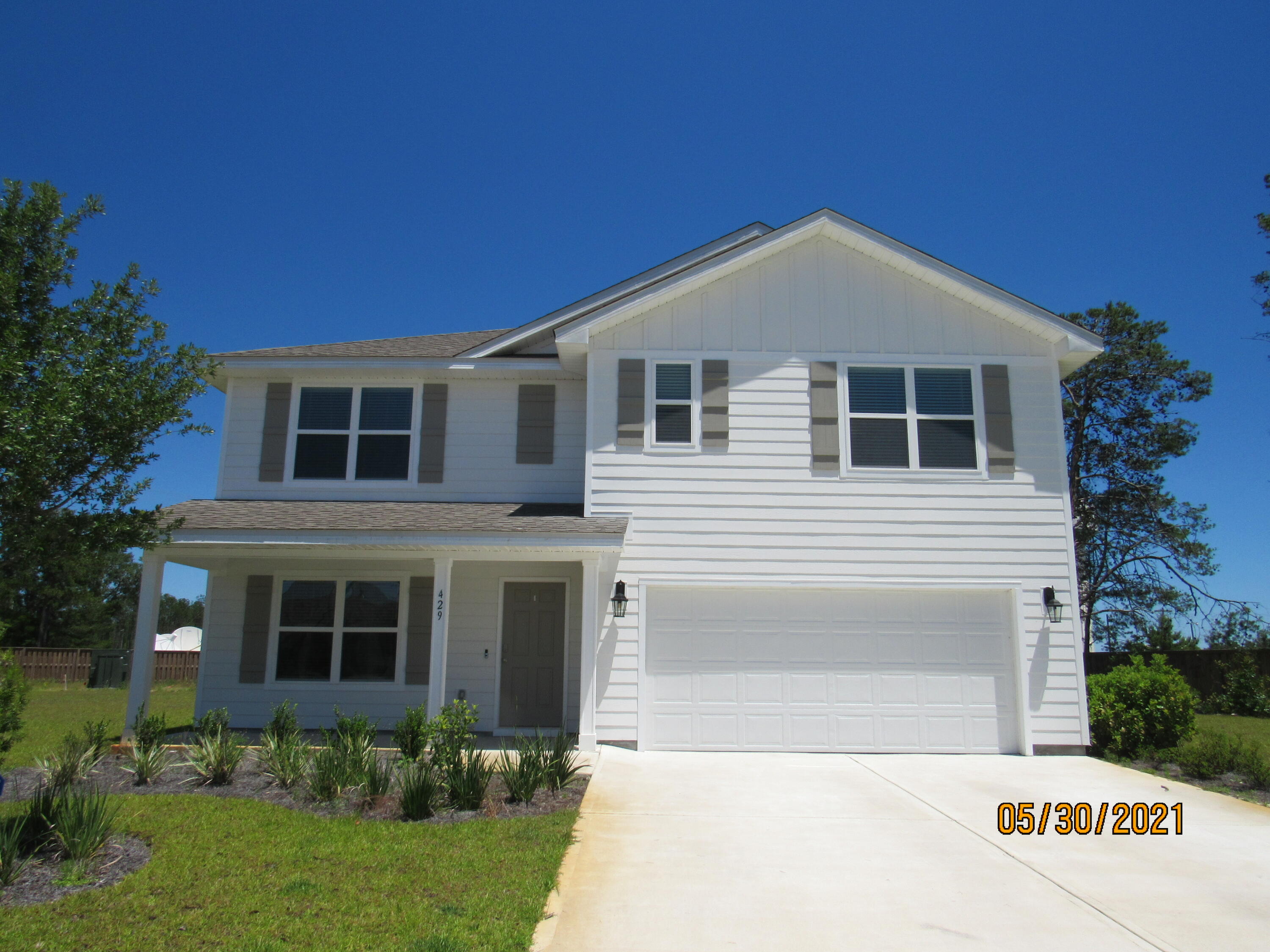 Gorgeous, massive, 5 bedroom, 3 bath home in the highly desirable Hammock Bay community, which has amenities galore. This home boasts beautiful, newer, high-end finishes from the spacious living room to the office/flex space, to the beautifully upgraded kitchen, which boasts quartz counter tops, stainless appliances, an island/breakfast bar, pantry, and more! Also on the first level is a guest room and full guest bath. Upstairs are the primary, which has its own es suite with a dual vanity, walk-in-shower, separate garden tub, and water closet as well as three guest rooms and two additional full guest bathrooms. There are also a loft area and the laundry room on this level. Nestled on a premium lot at the back of a cul-de-sac, there is plenty of space and privacy. Pets may be considered on