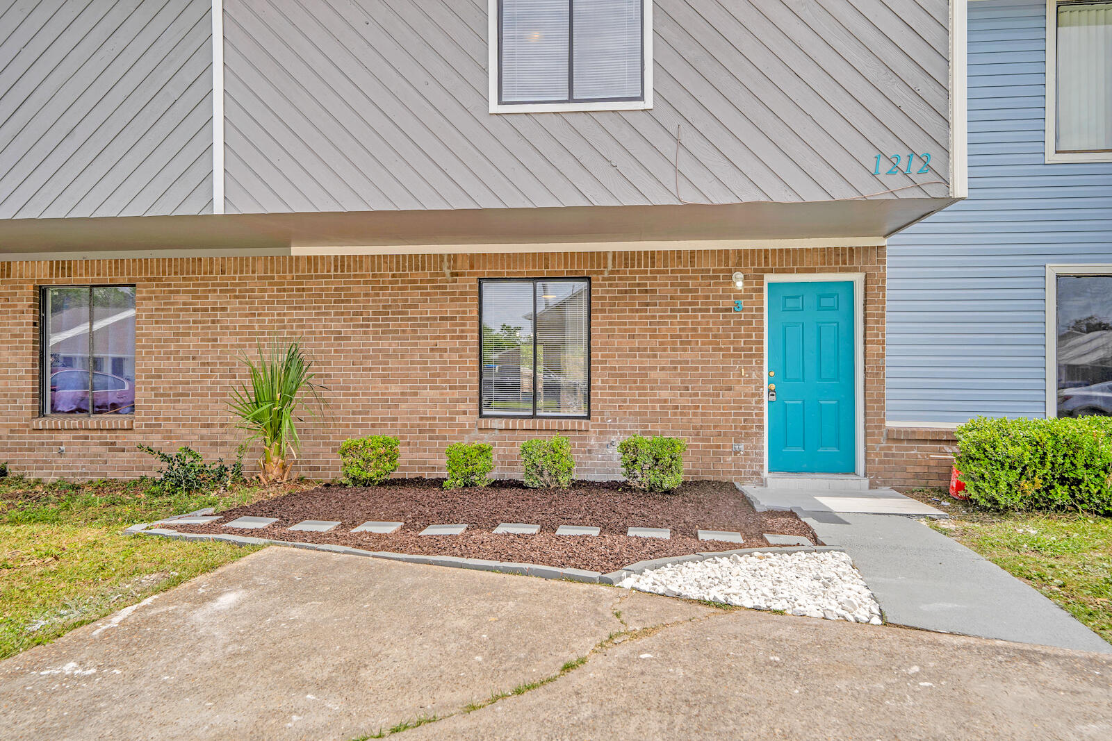 NORTHSIDE ESTATES - Residential Lease