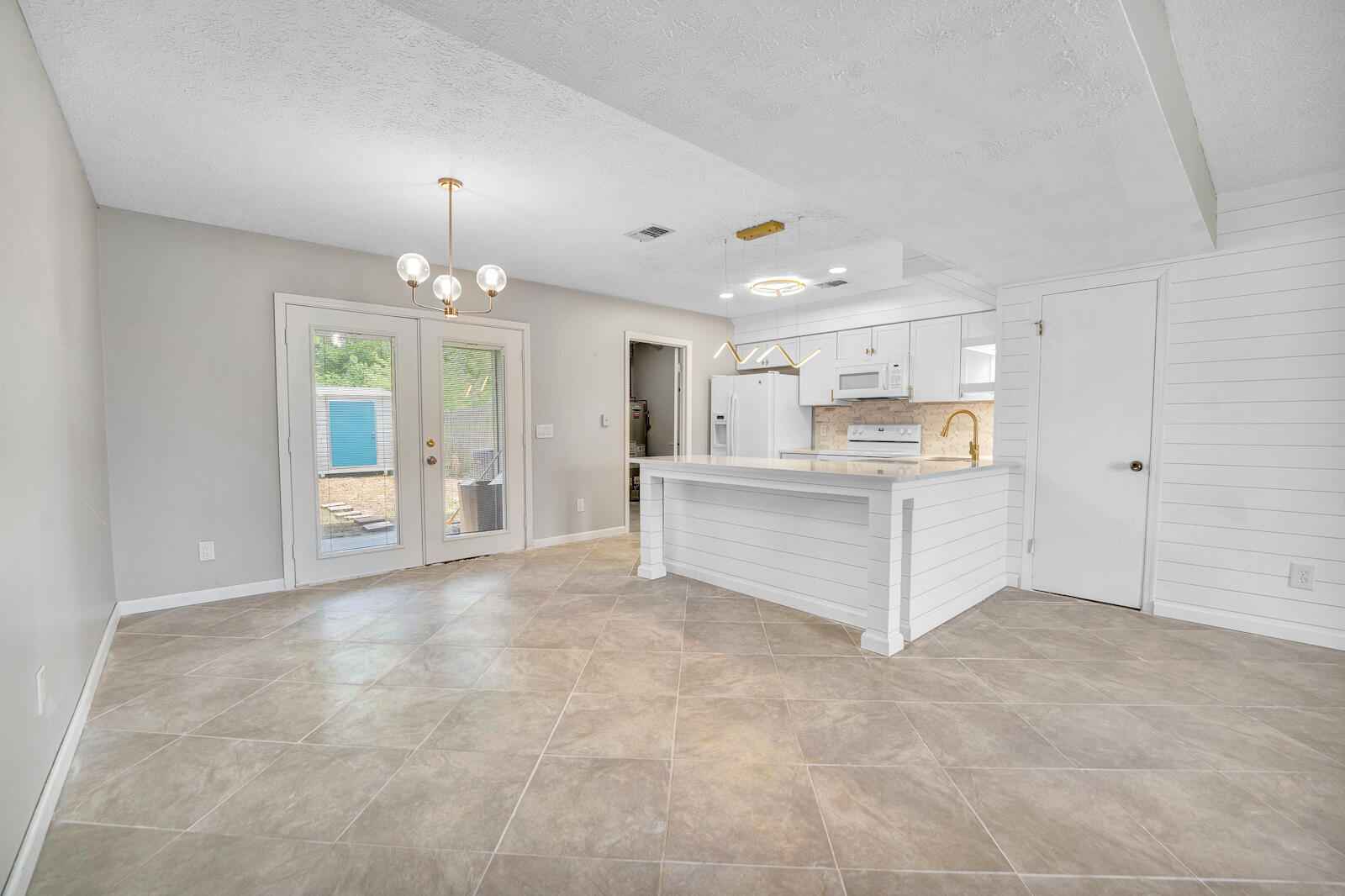 NORTHSIDE ESTATES - Residential Lease