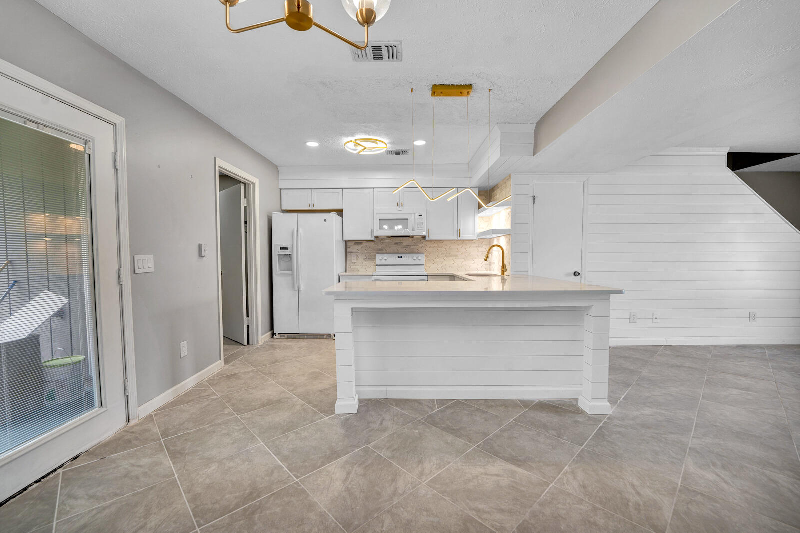 NORTHSIDE ESTATES - Residential Lease