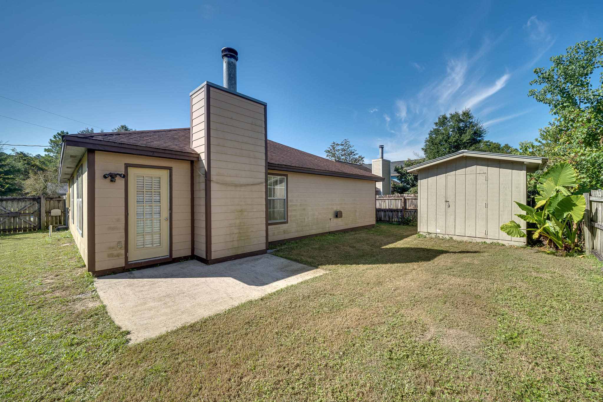 CRYSTAL LAKE ESTATES lot 1 - Residential