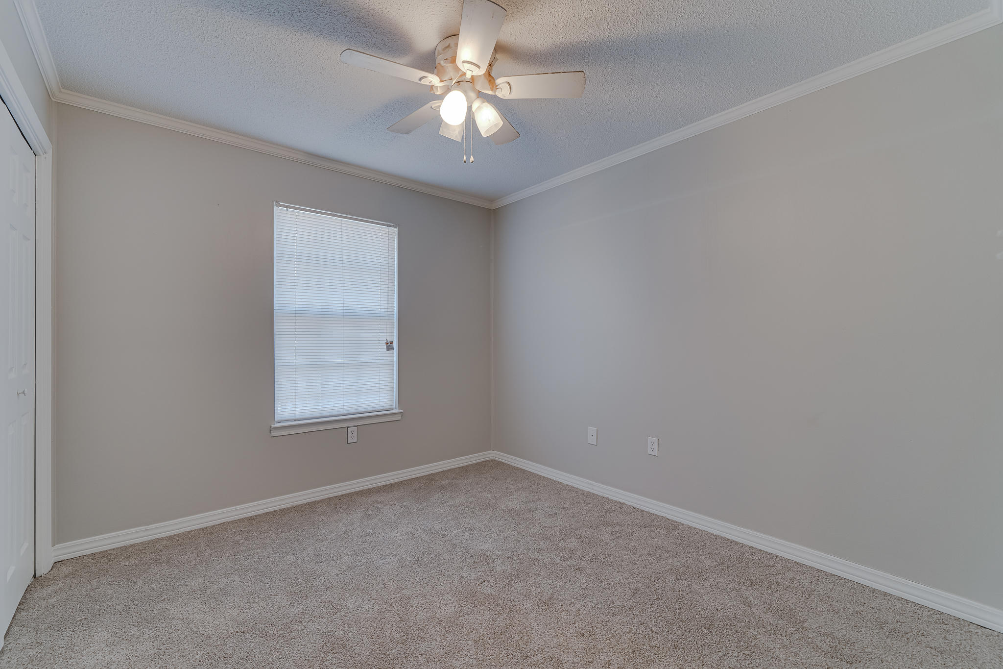 CRYSTAL LAKE ESTATES lot 1 - Residential